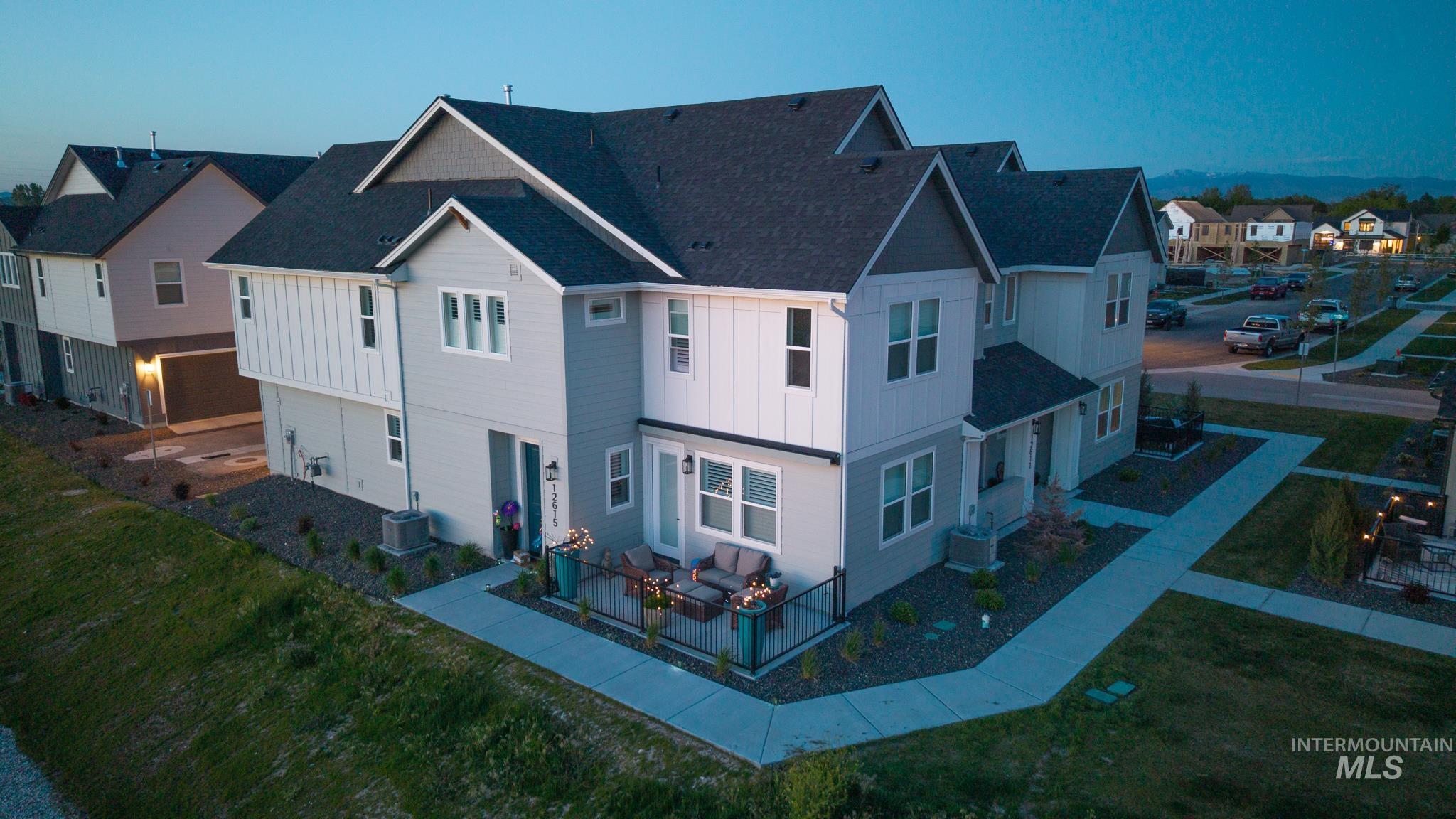 12615 W Mars Ln Property Photo 2