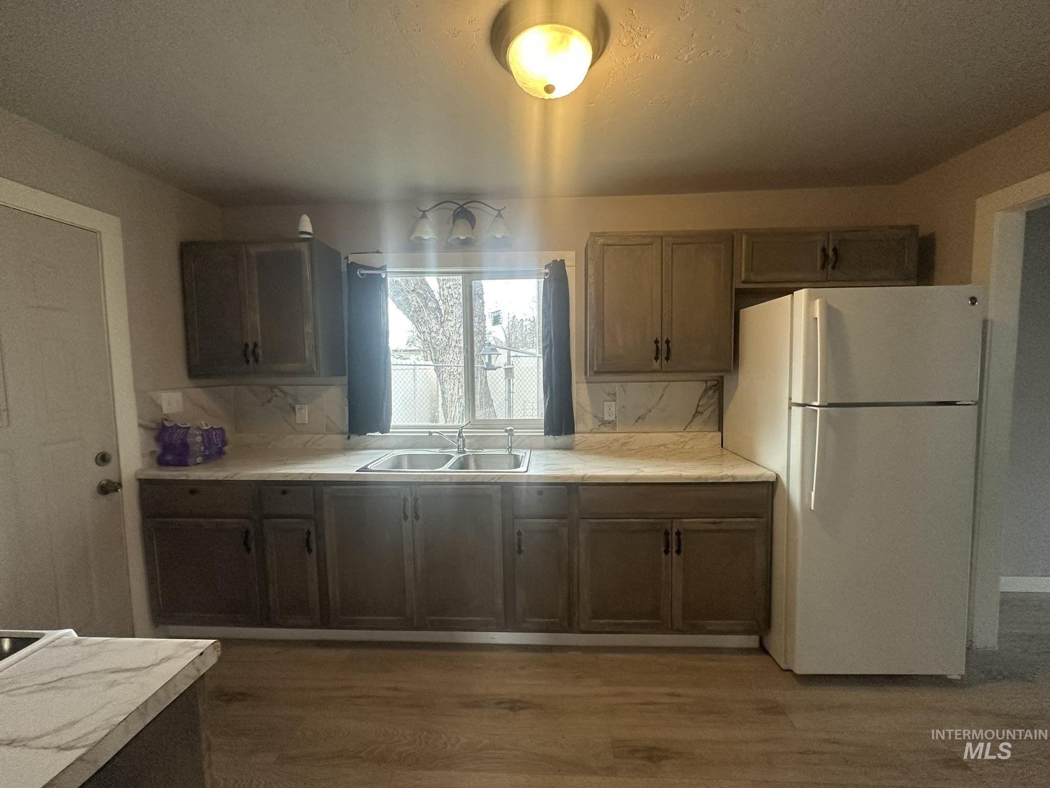 811 E Liberty Property Photo 10