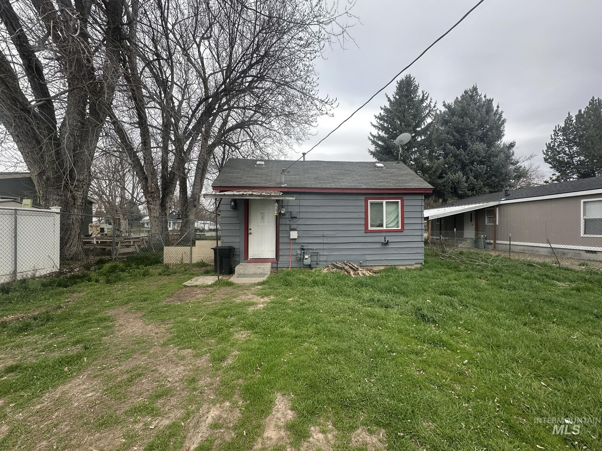 811 E Liberty Property Photo 12