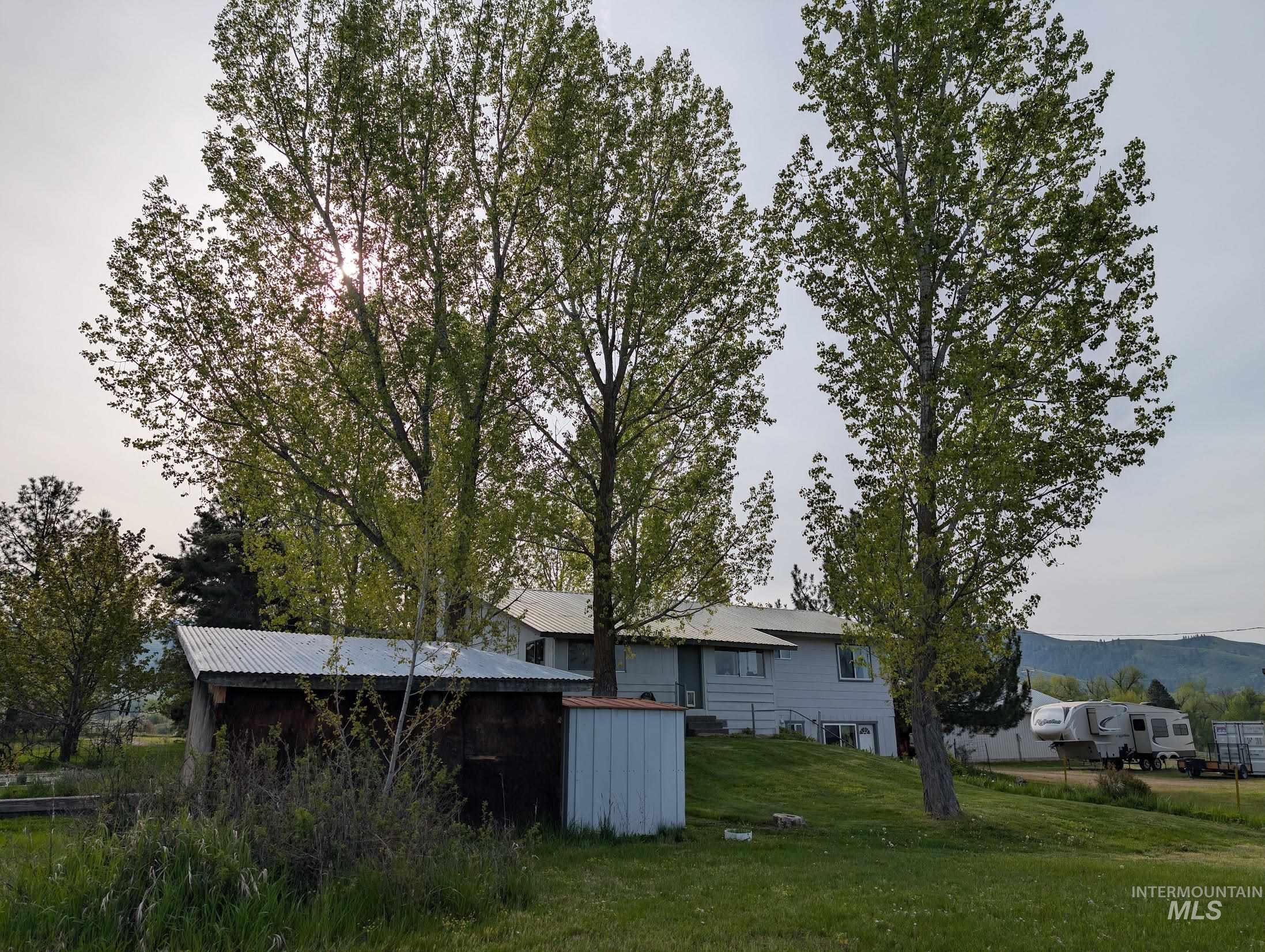 2127 Hwy 95 Property Photo 4