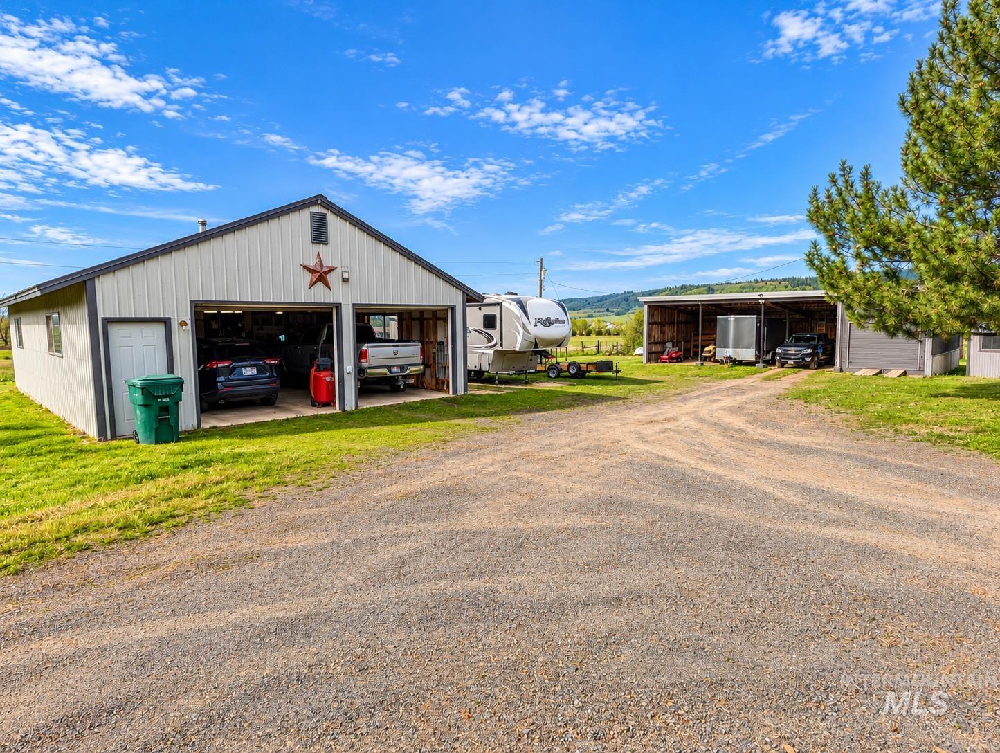 2127 Hwy 95 Property Photo 5