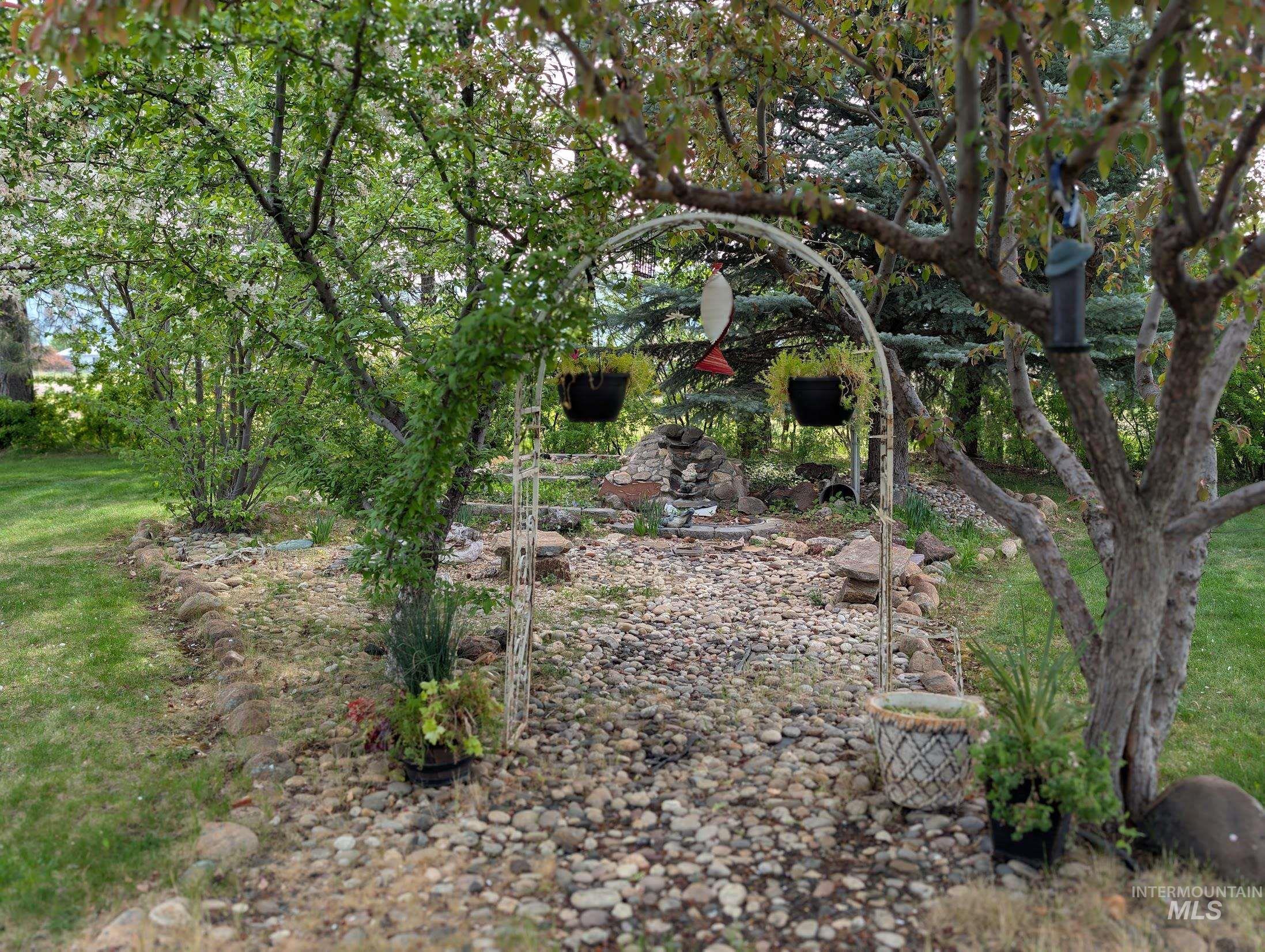 2127 Hwy 95 Property Photo 8