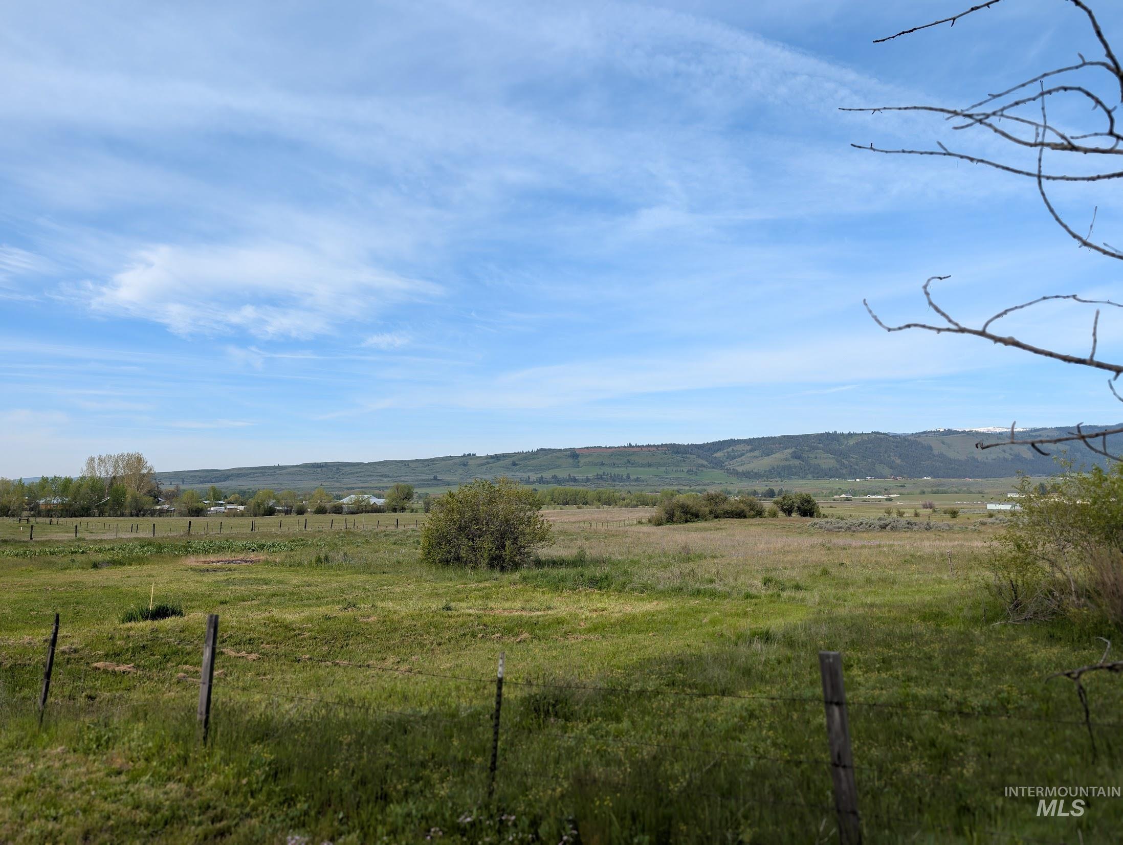 2127 Hwy 95 Property Photo 12