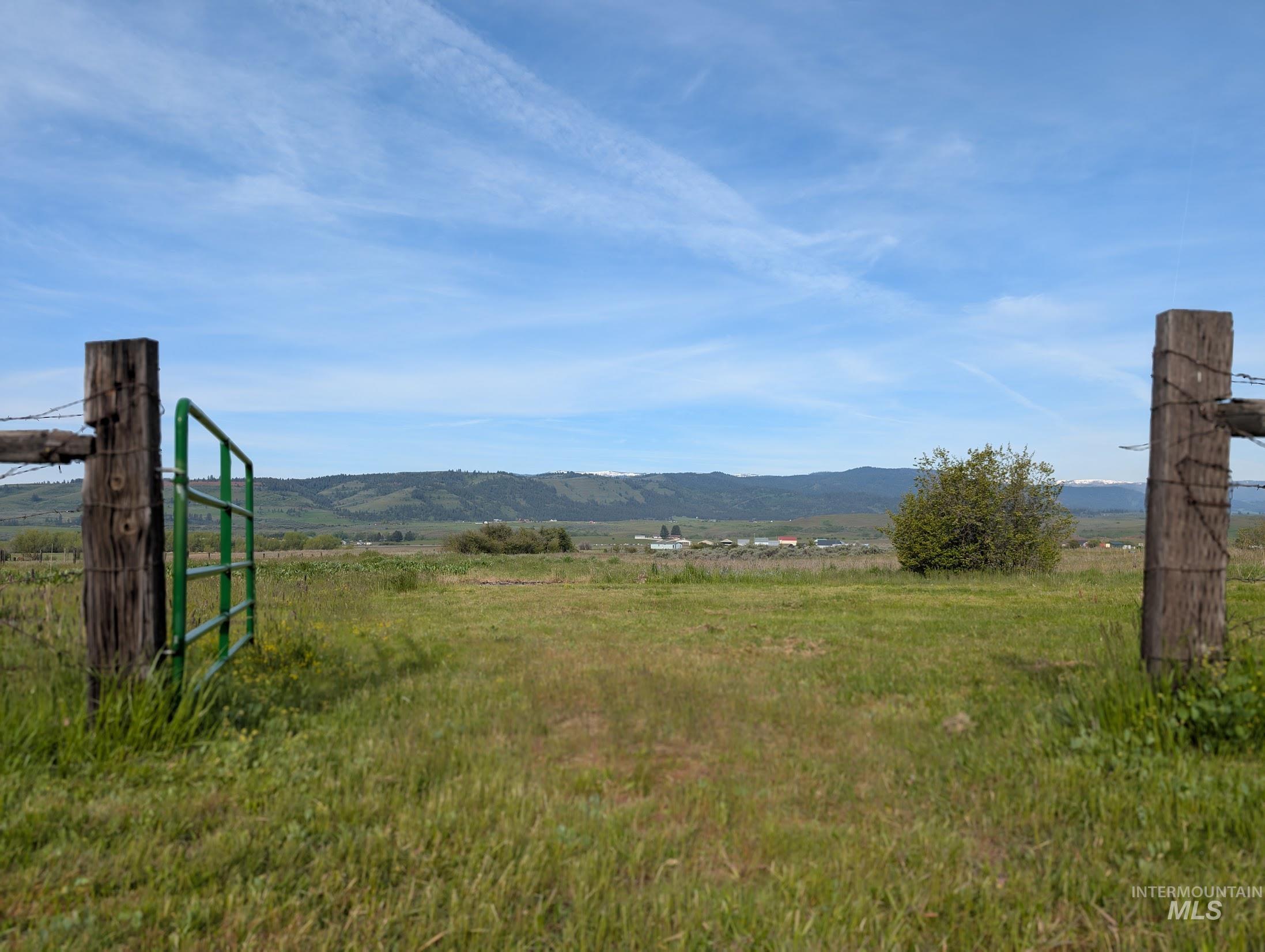 2127 Hwy 95 Property Photo 13