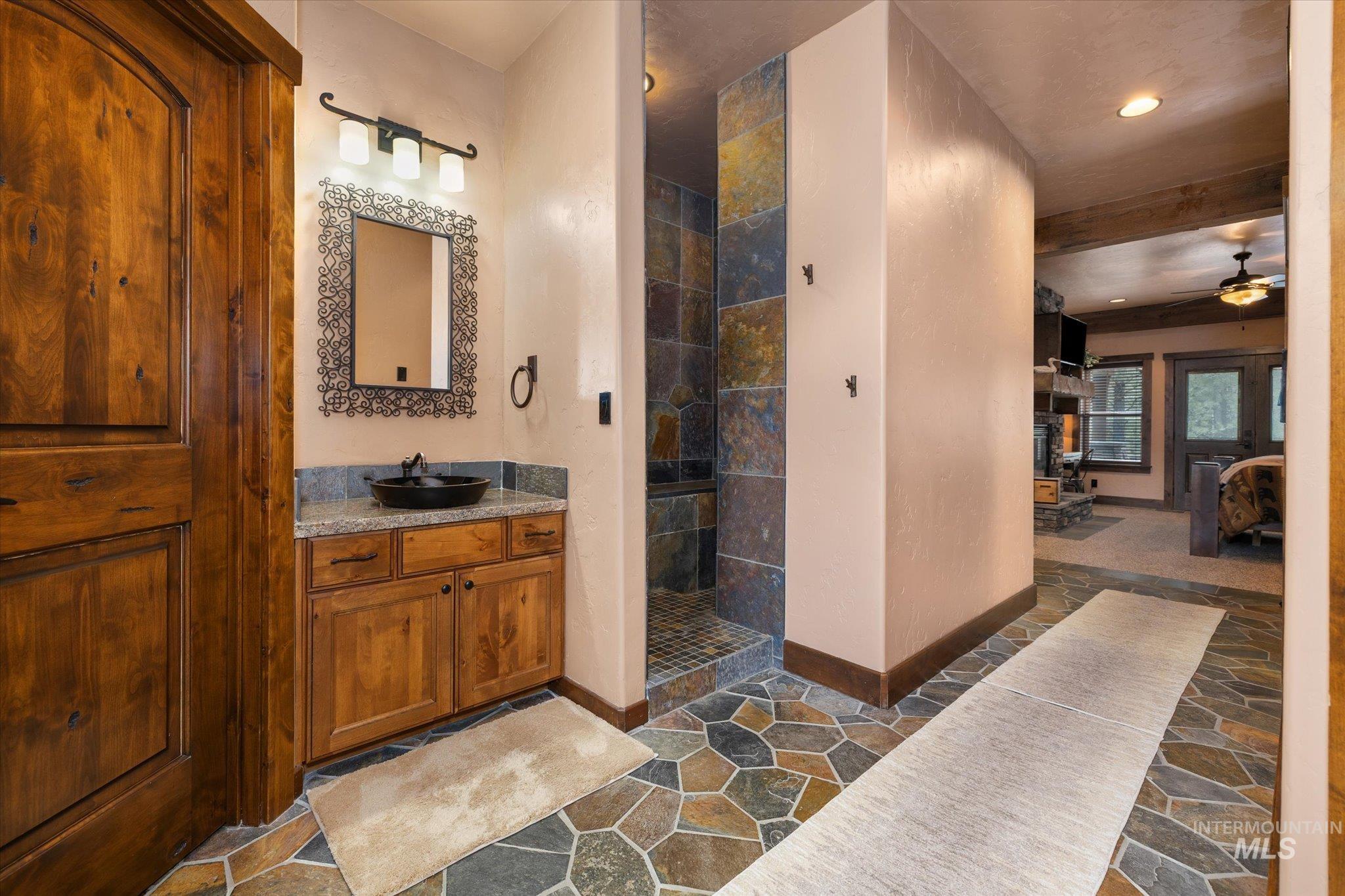 14 Pointe At Goldfork Ct Property Photo 25
