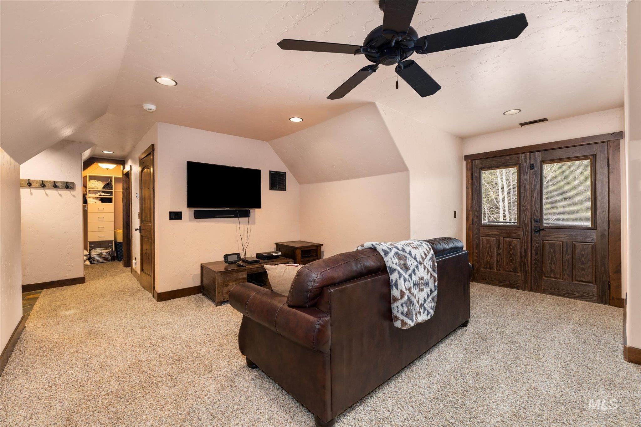 14 Pointe At Goldfork Ct Property Photo 27