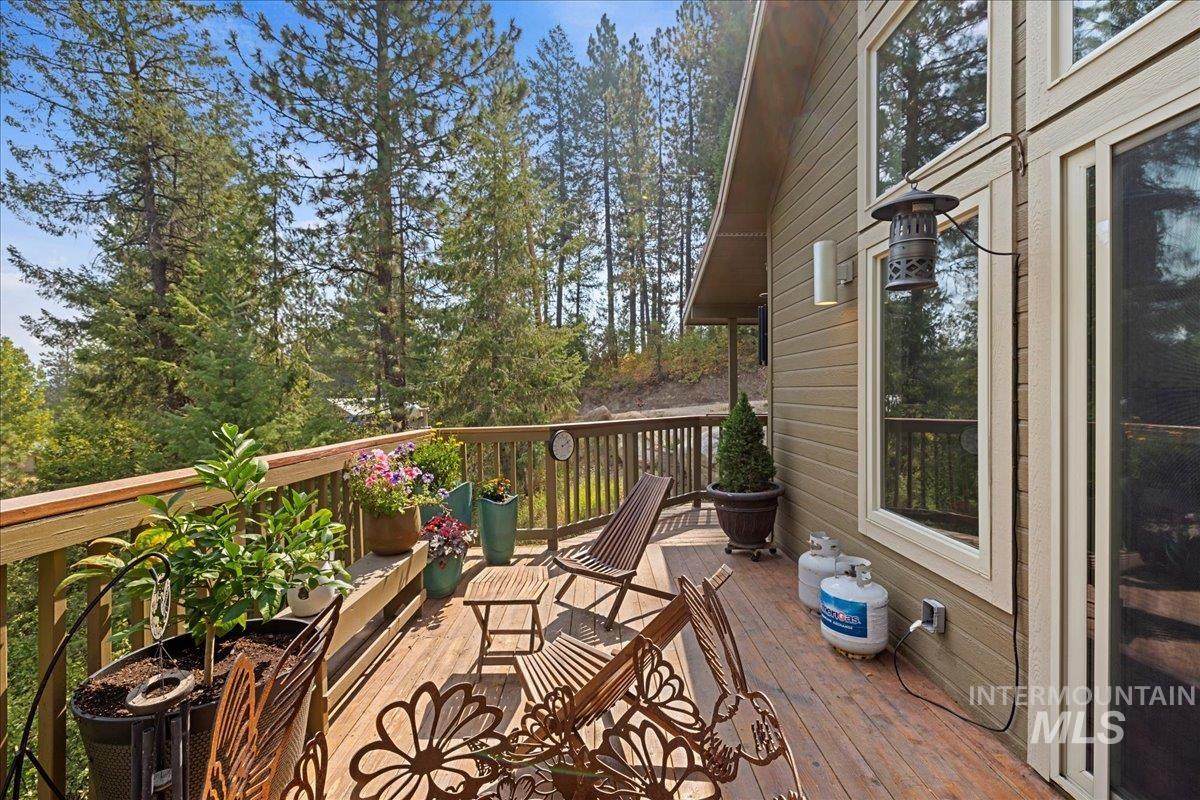 70 Castle Mountain Dr Property Photo 18