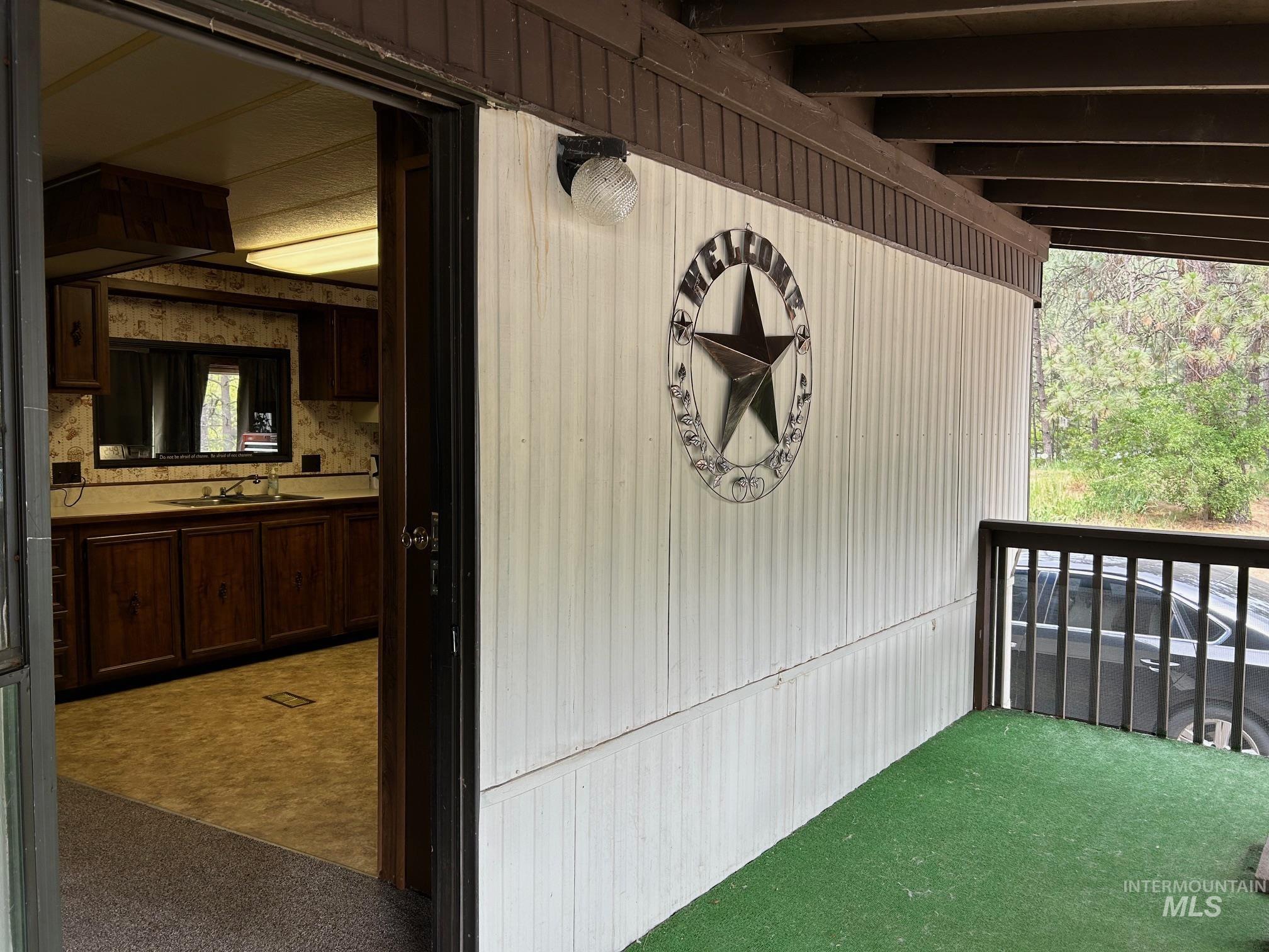 17 Chinook Lane Property Photo 2