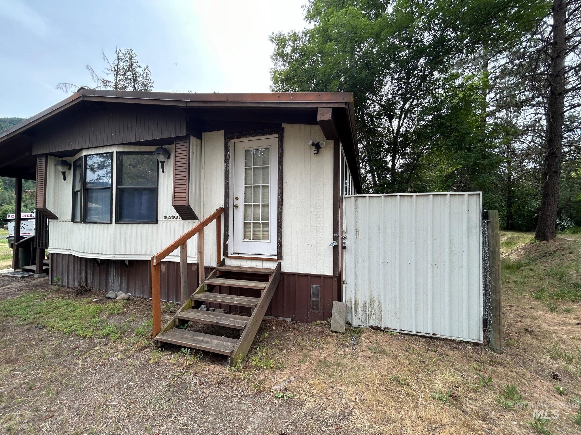17 Chinook Lane Property Photo 3