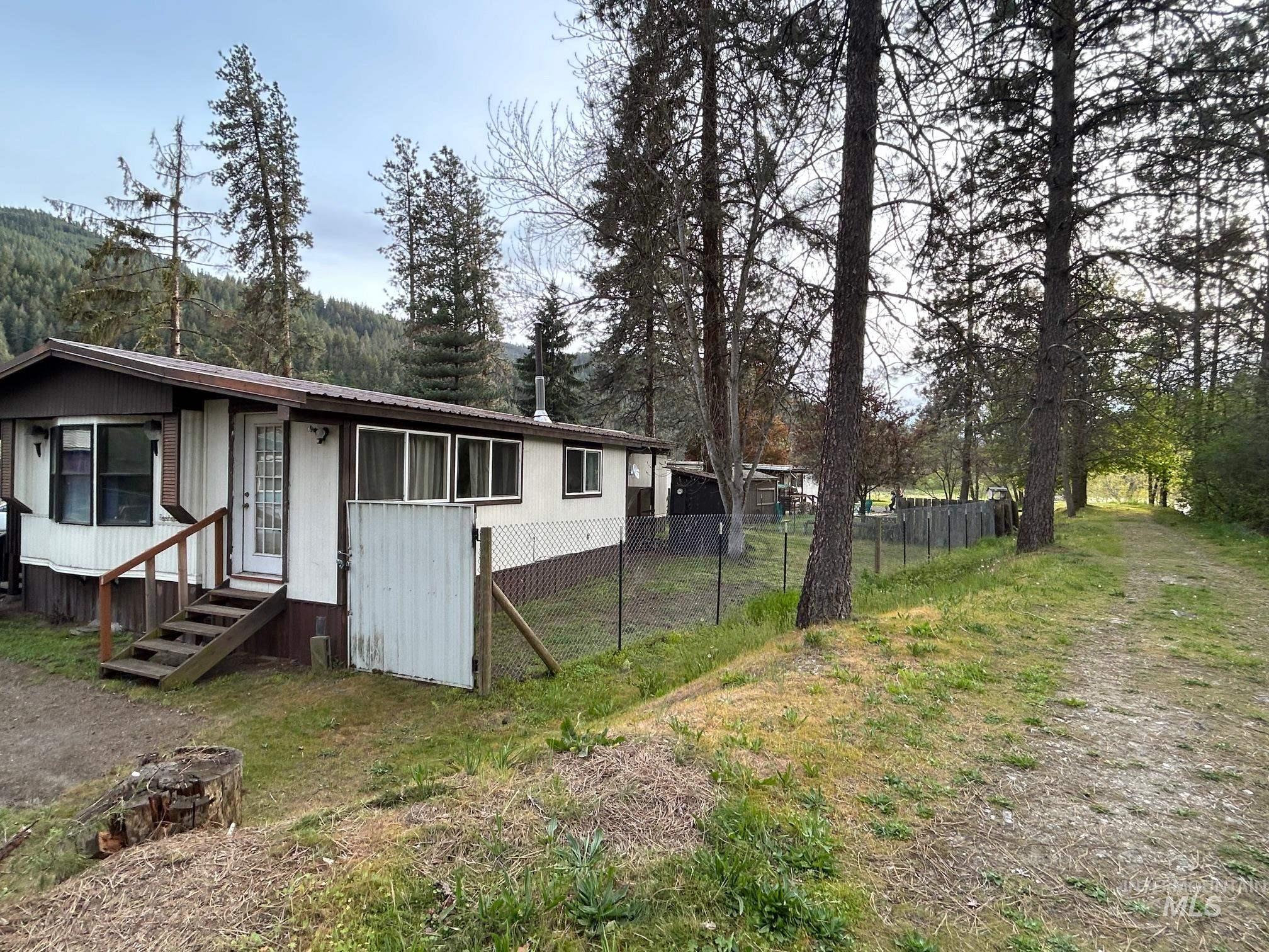 17 Chinook Lane Property Photo 4