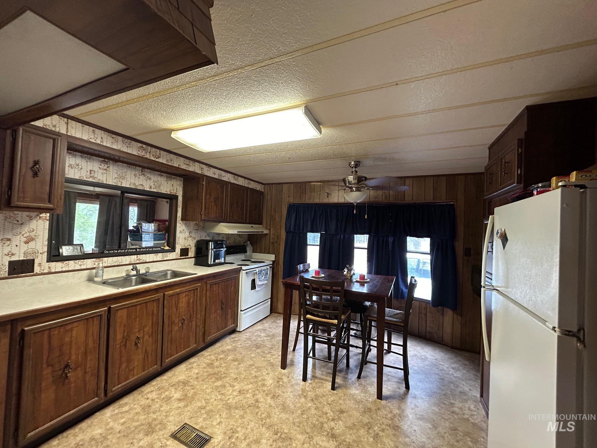 17 Chinook Lane Property Photo 22