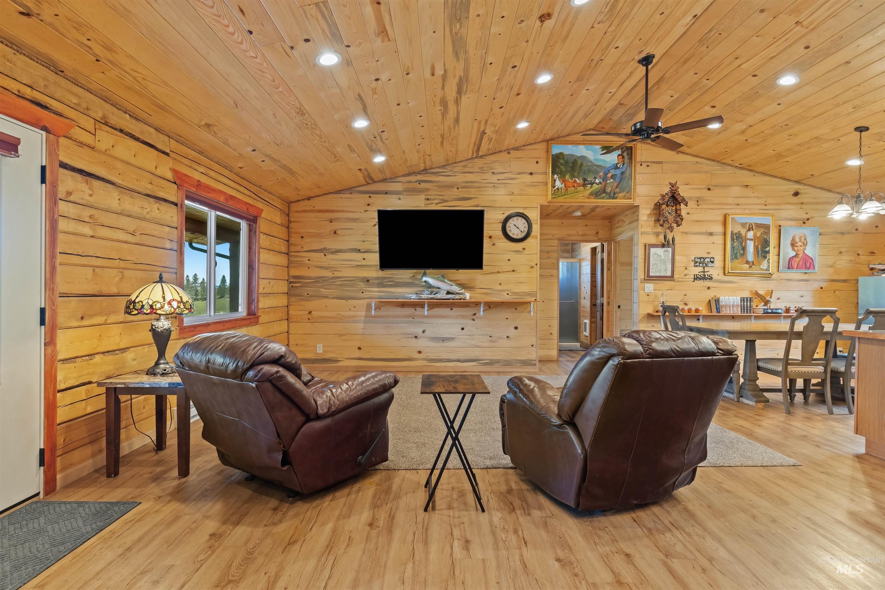 830 Leitch Creek Road Property Photo 9