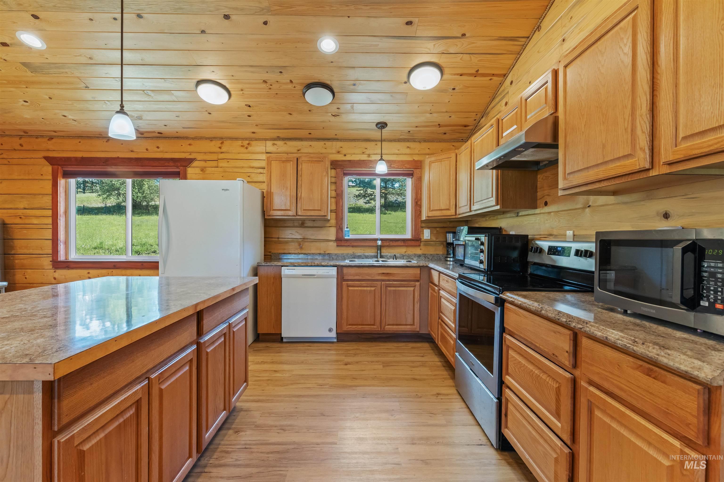 830 Leitch Creek Road Property Photo 14