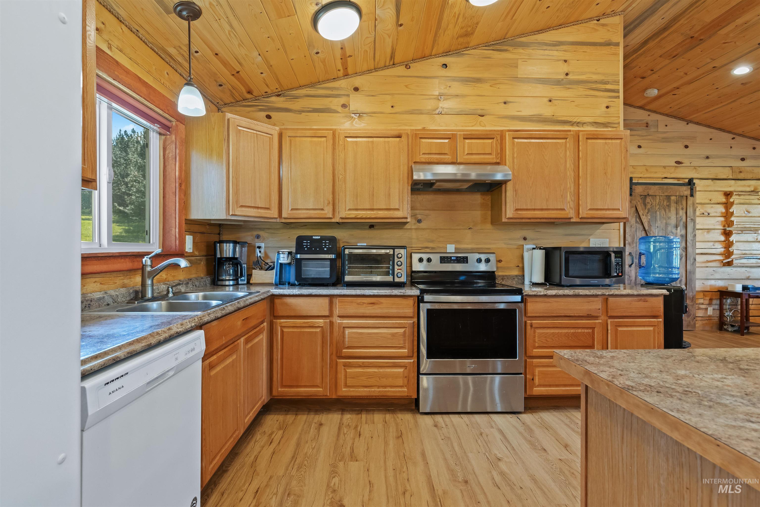 830 Leitch Creek Road Property Photo 16