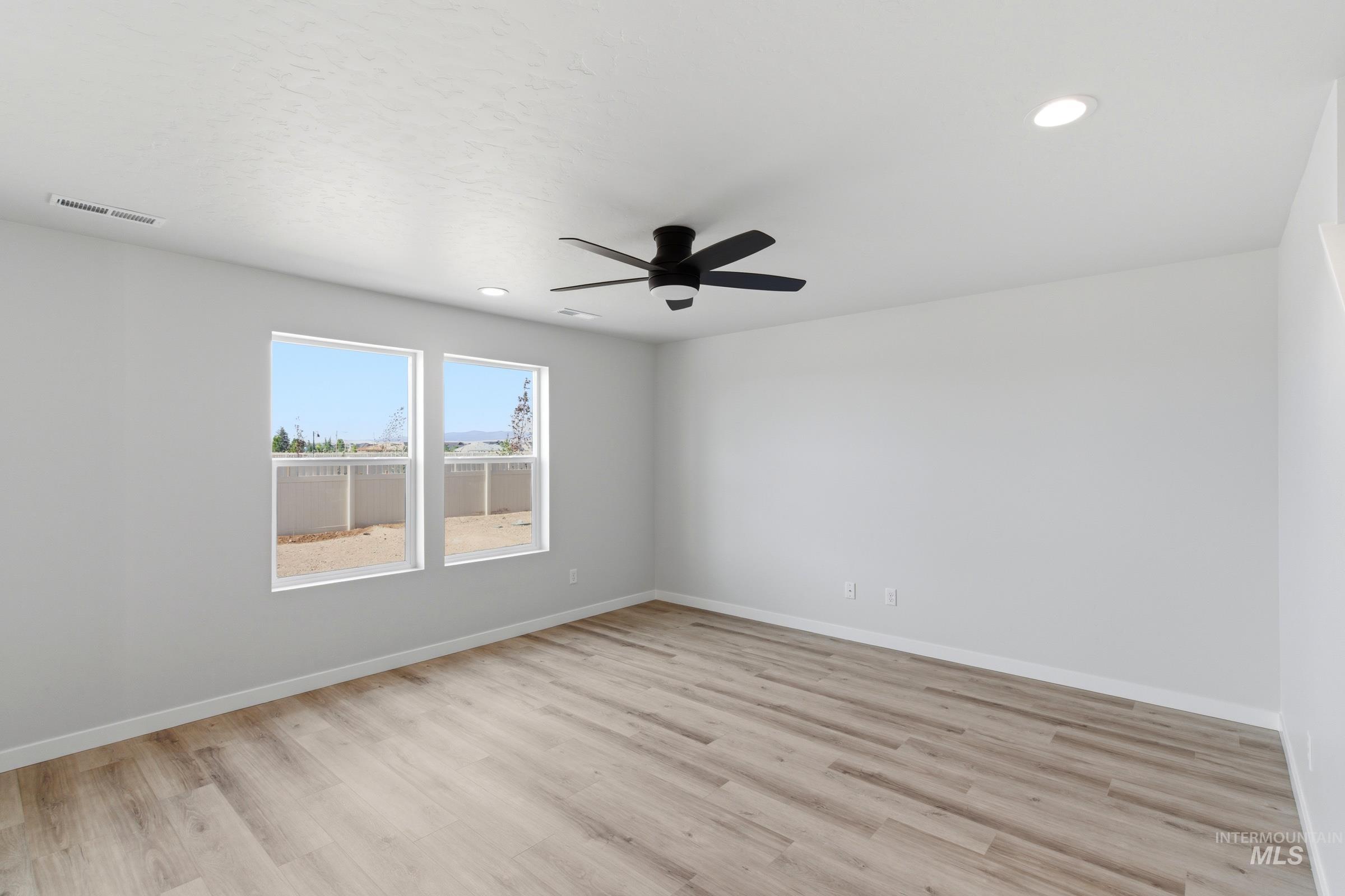 7312 W Trumbull Ct Property Photo 8