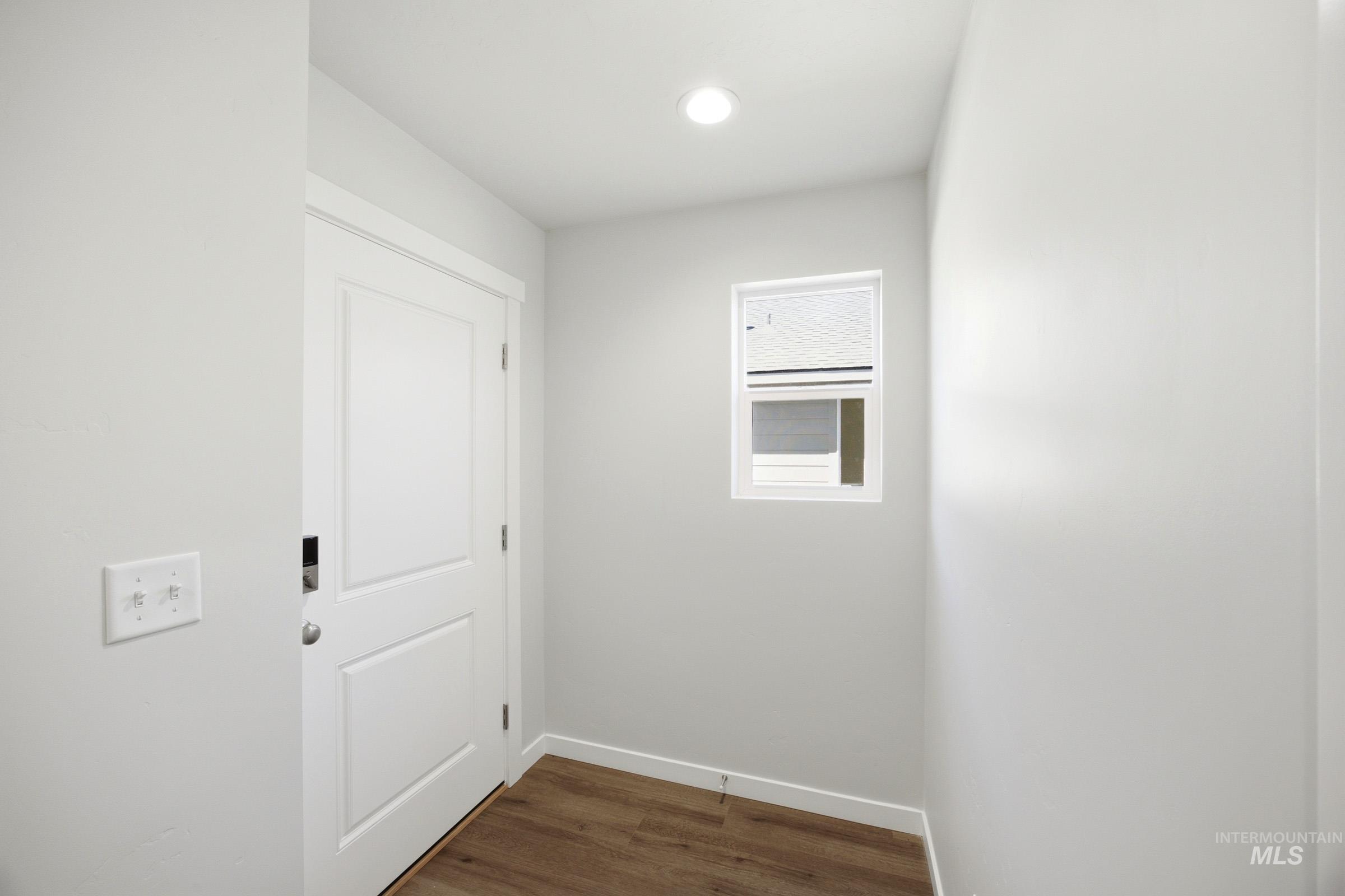 7326 W Trumbull Ct Property Photo 2