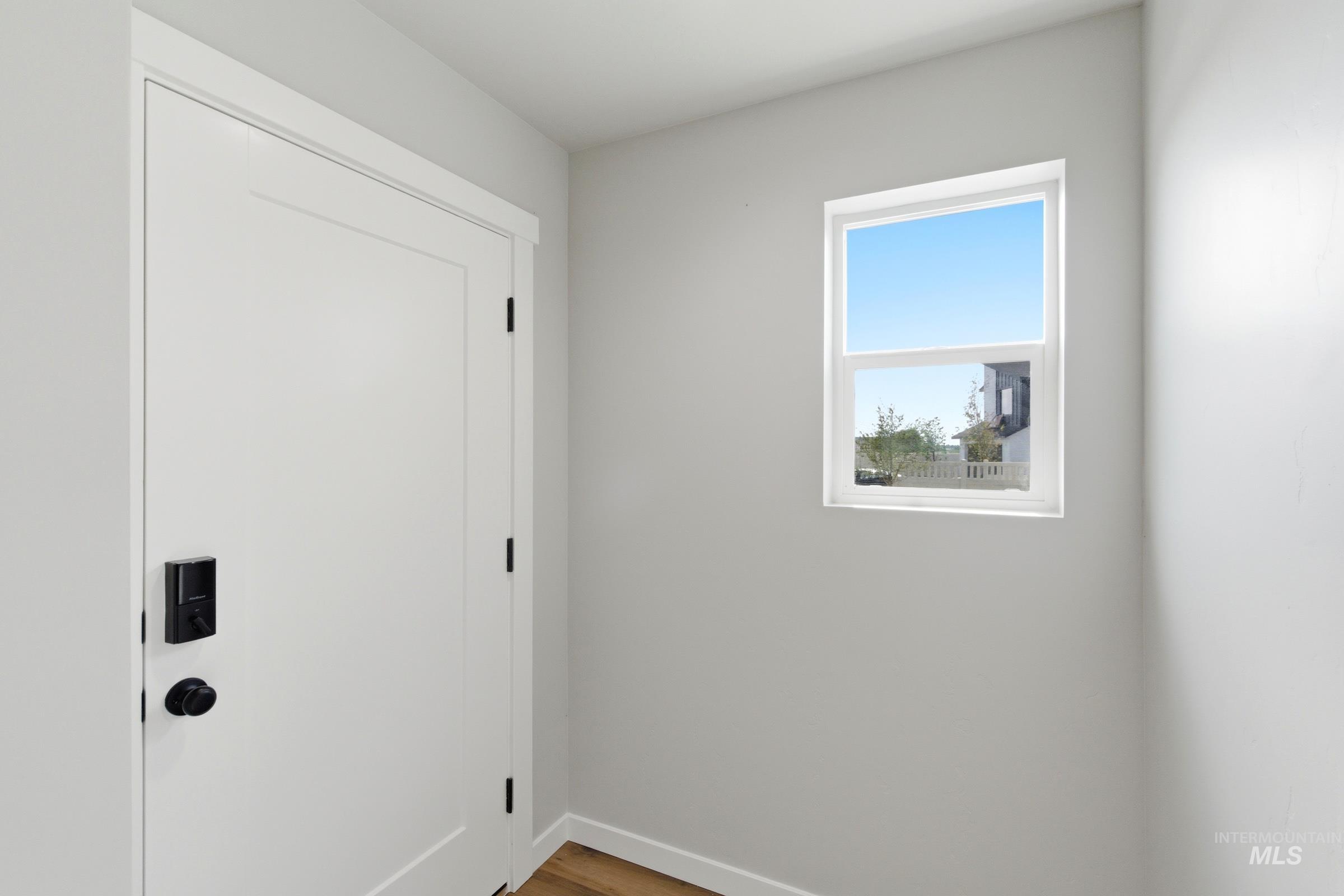 7458 W Trumbull Ct Property Photo 2