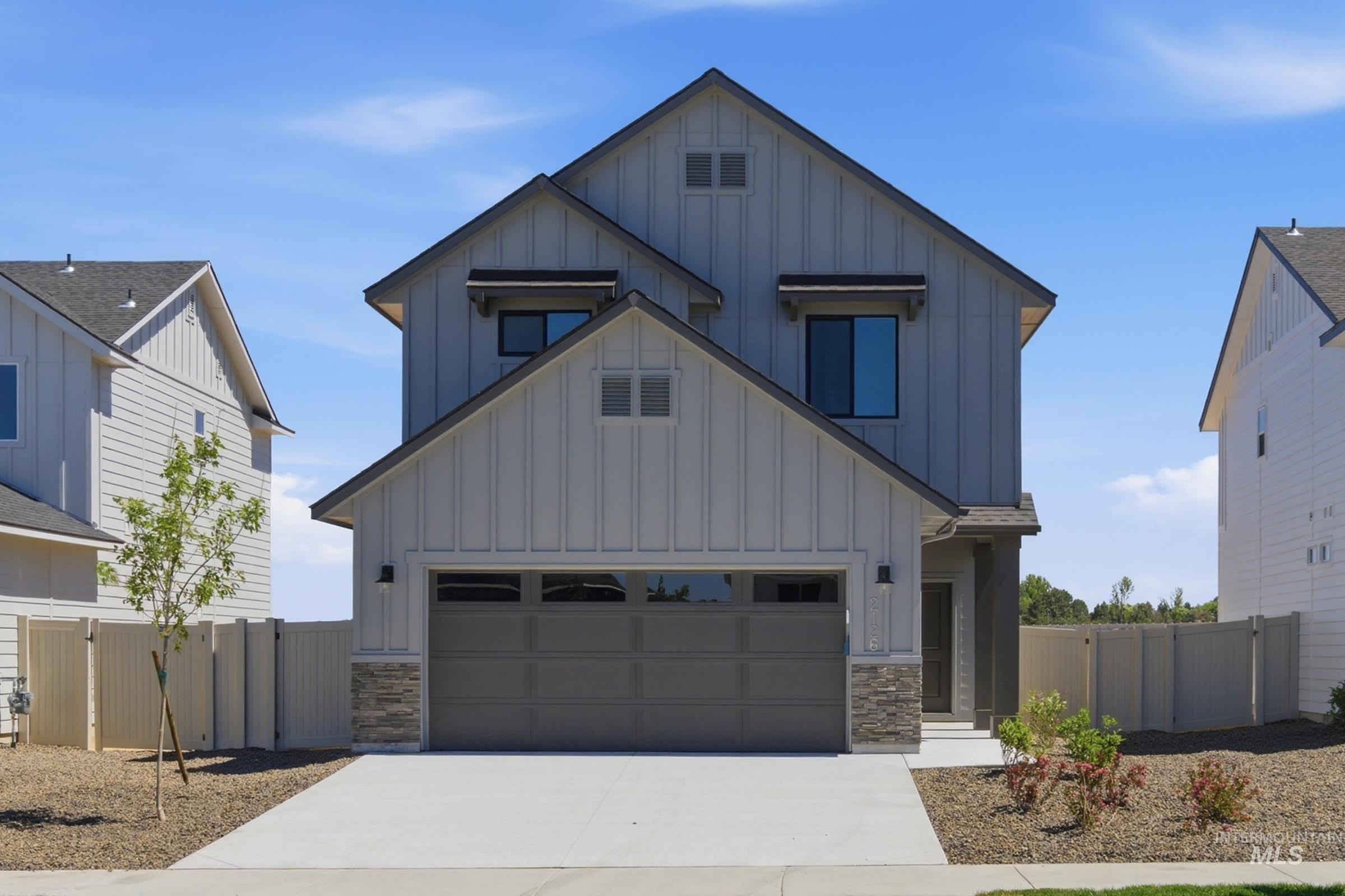2126 S Border Way Property Photo 1