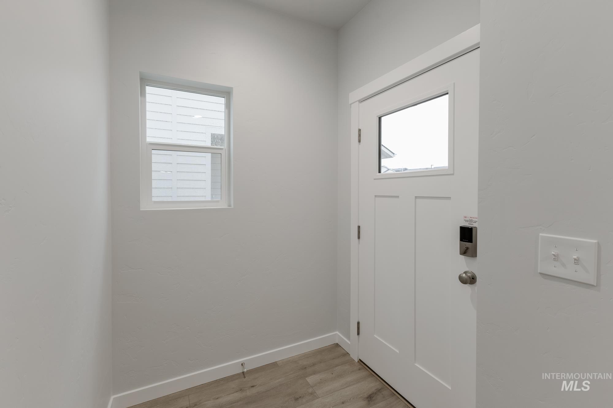 7477 W Trumbull Ct Property Photo 2