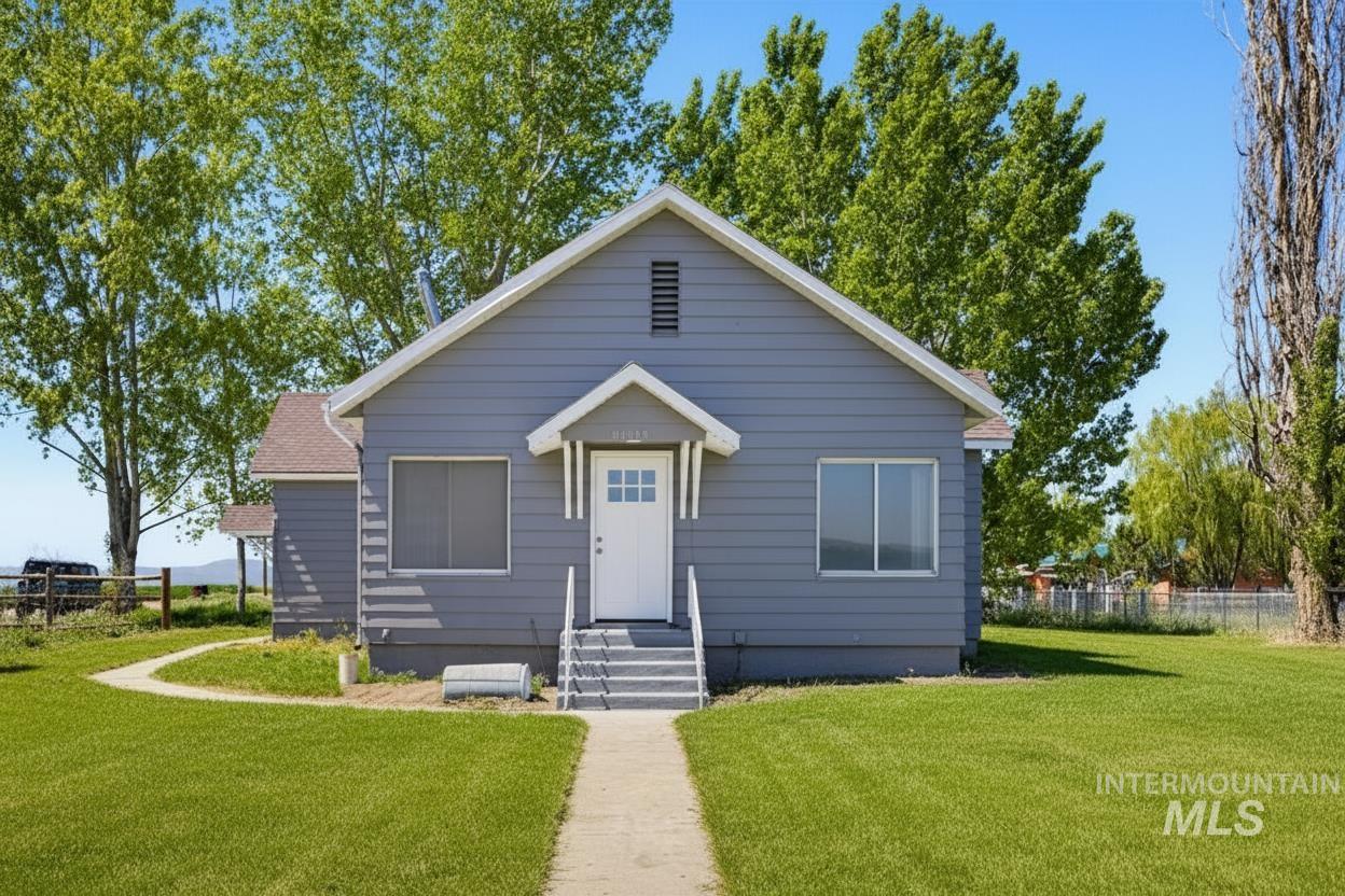 30013 Apple Valley Rd Property Photo 1