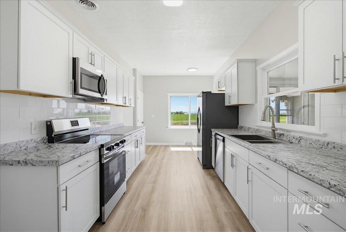 30013 Apple Valley Rd Property Photo 5