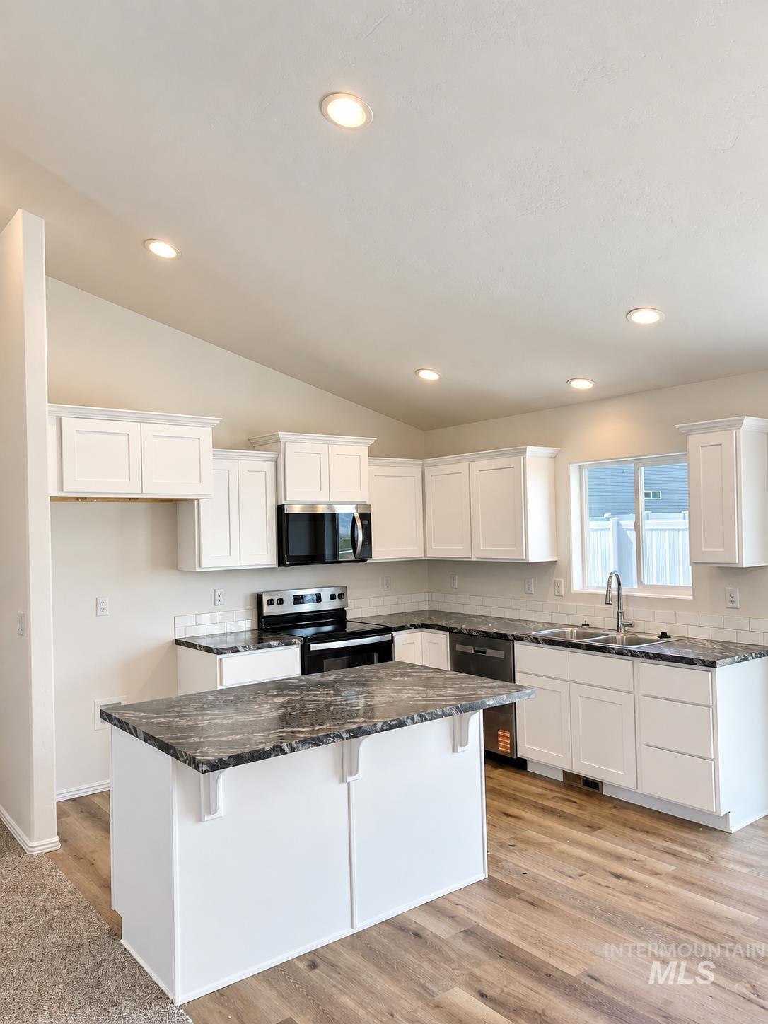 1165 Westwing Way Property Photo 3