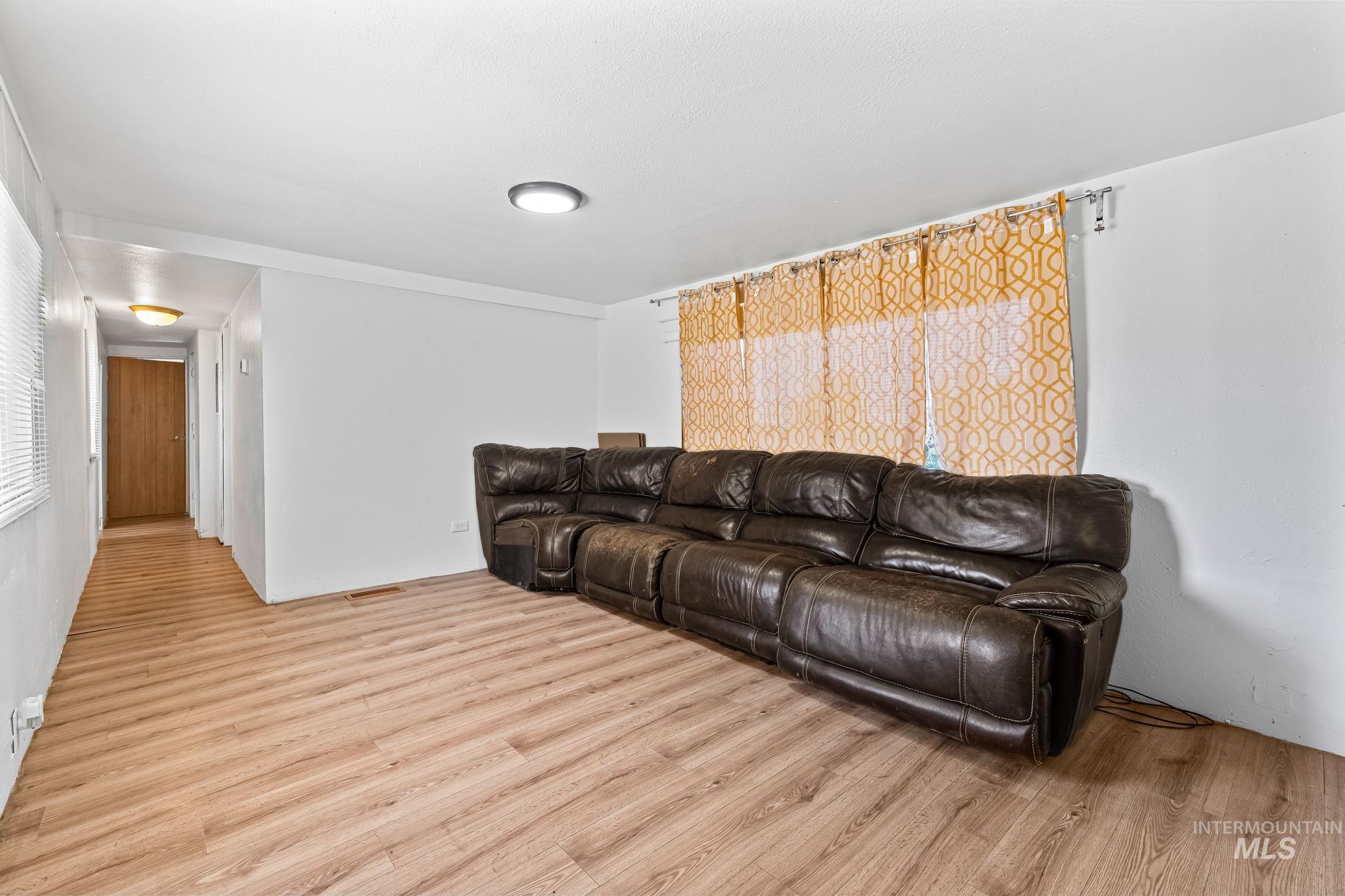 20106 Lower Pleasant Ridge Rd. Property Photo 6
