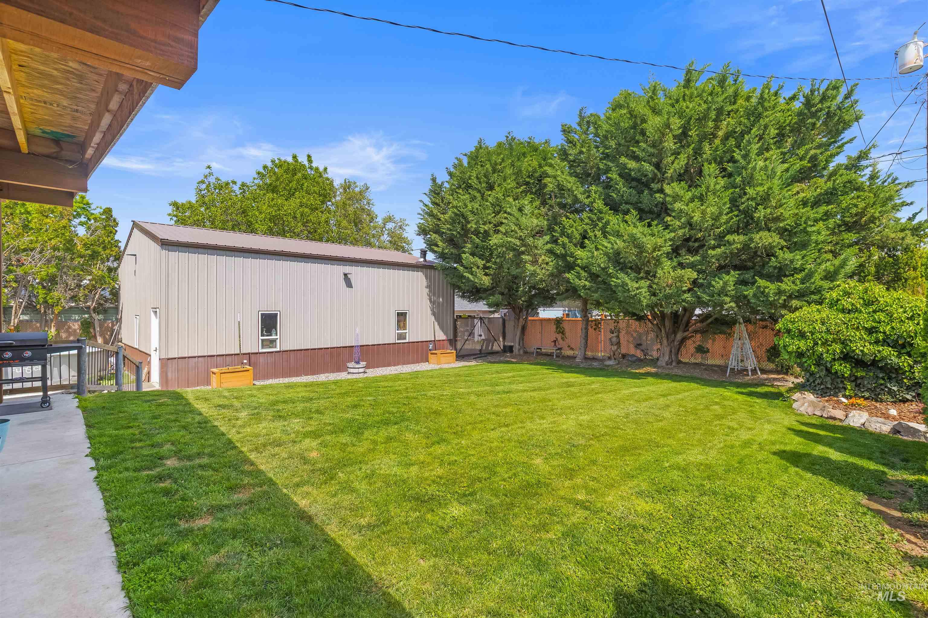 1221 9th Street Property Photo 9