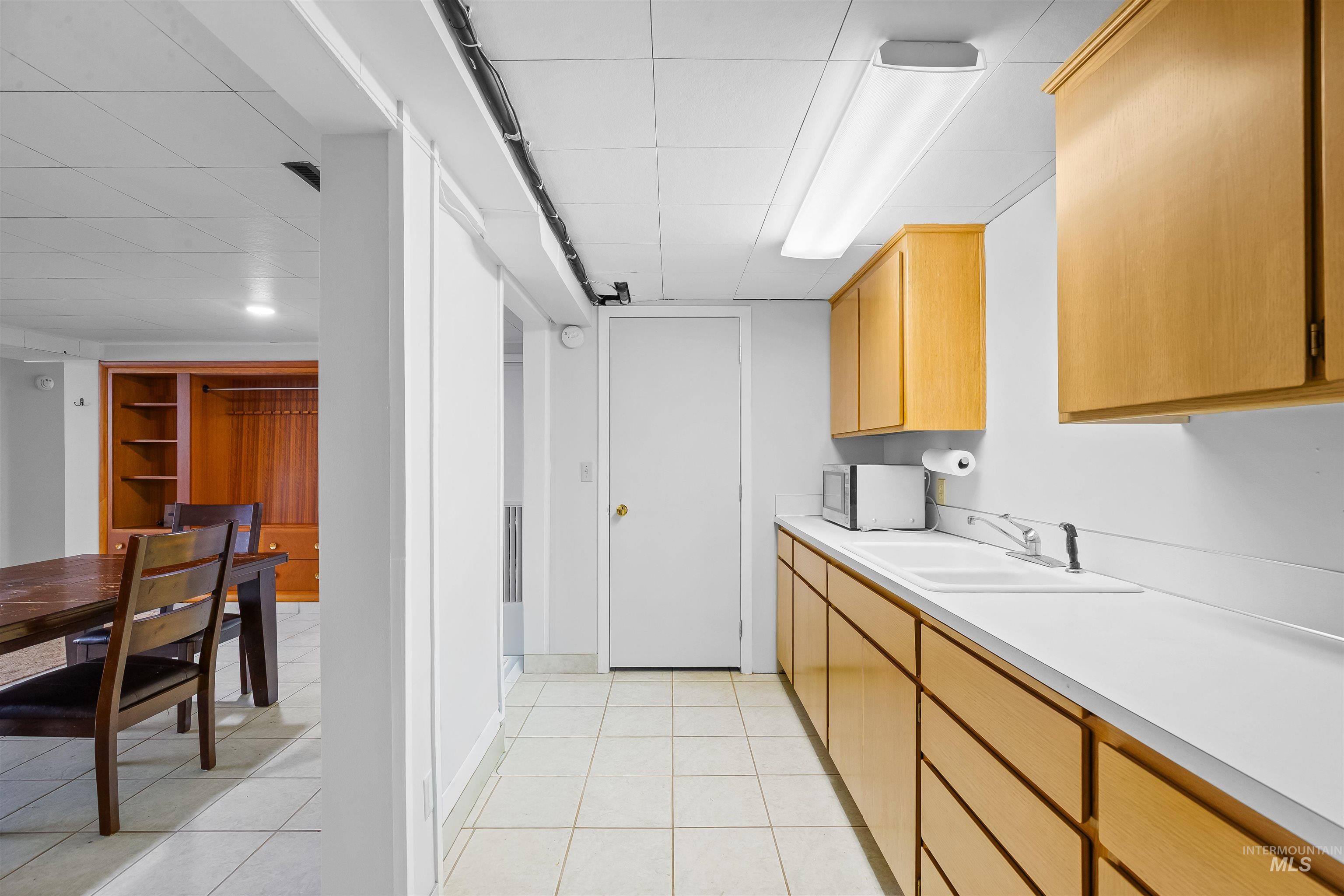 1221 9th Street Property Photo 33