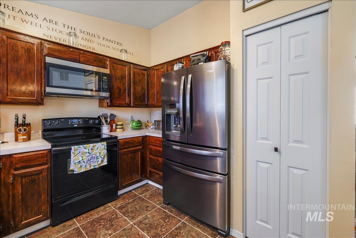 206 Diamond Drive Property Photo 8
