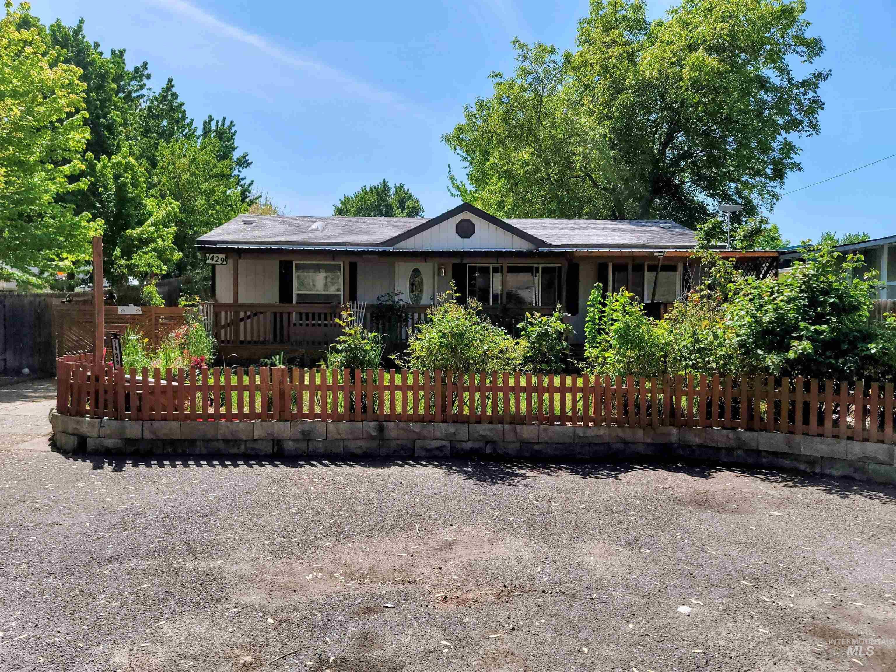 1429 Maple St. Property Photo 1