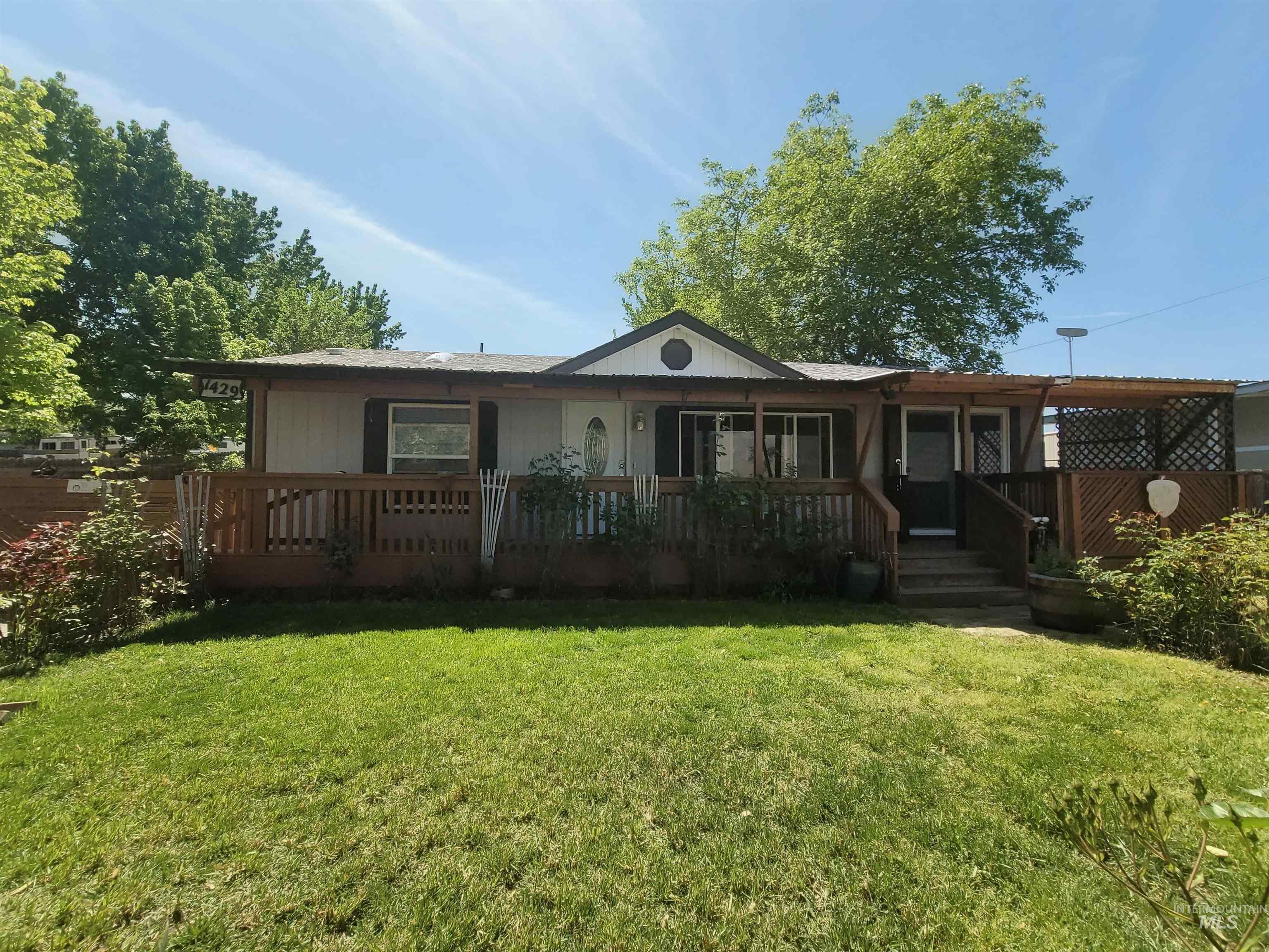 1429 Maple St. Property Photo 6