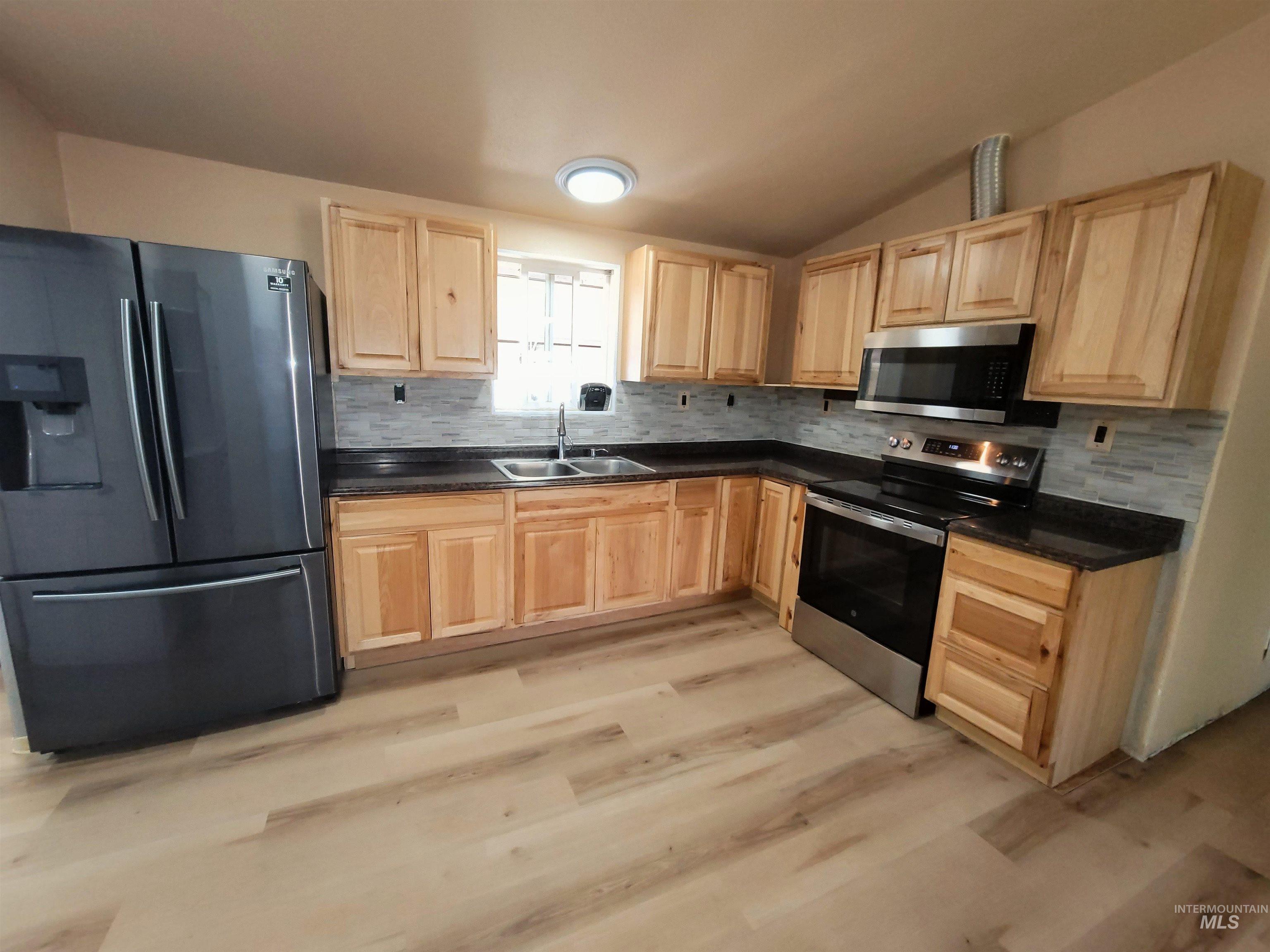 1429 Maple St. Property Photo 7