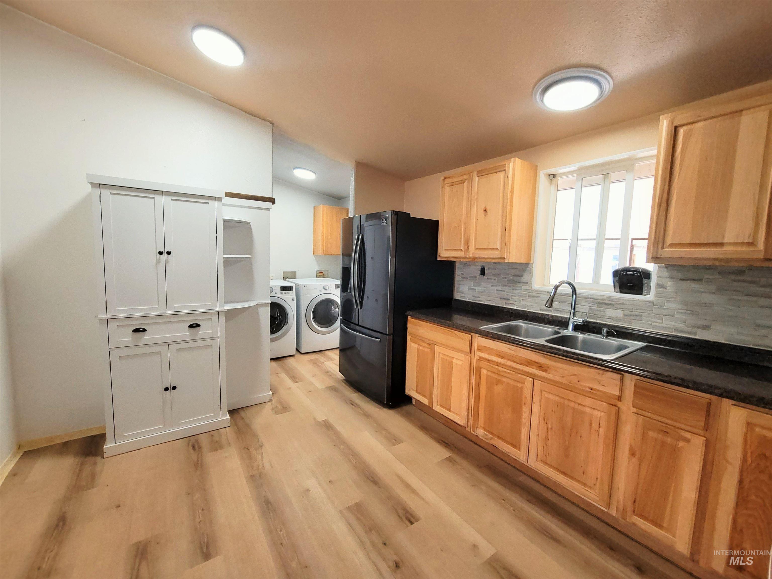 1429 Maple St. Property Photo 9