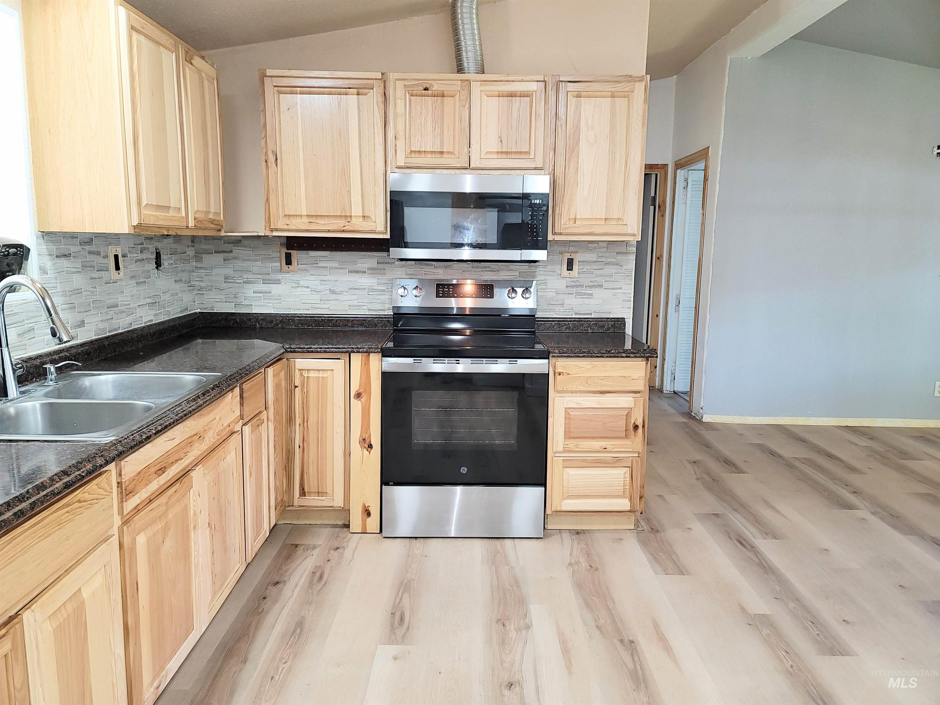 1429 Maple St. Property Photo 10