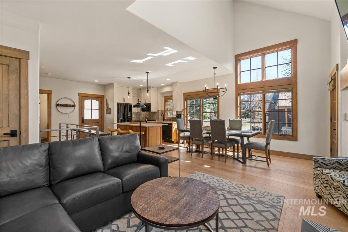 67 Golden Bar Ct Property Photo 17