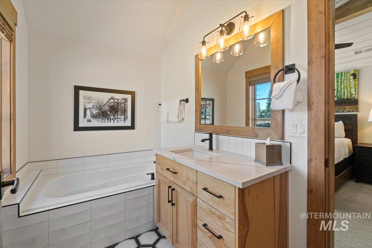 67 Golden Bar Ct Property Photo 25