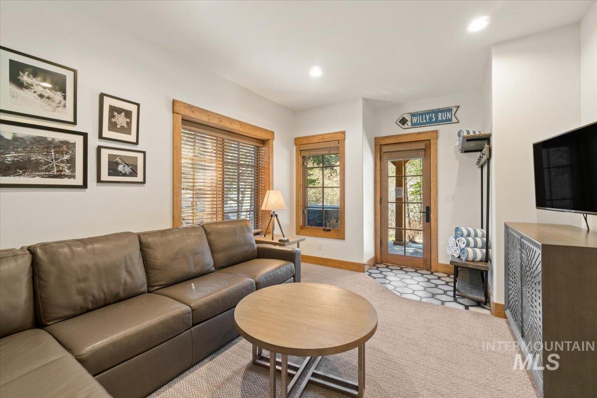 67 Golden Bar Ct Property Photo 29