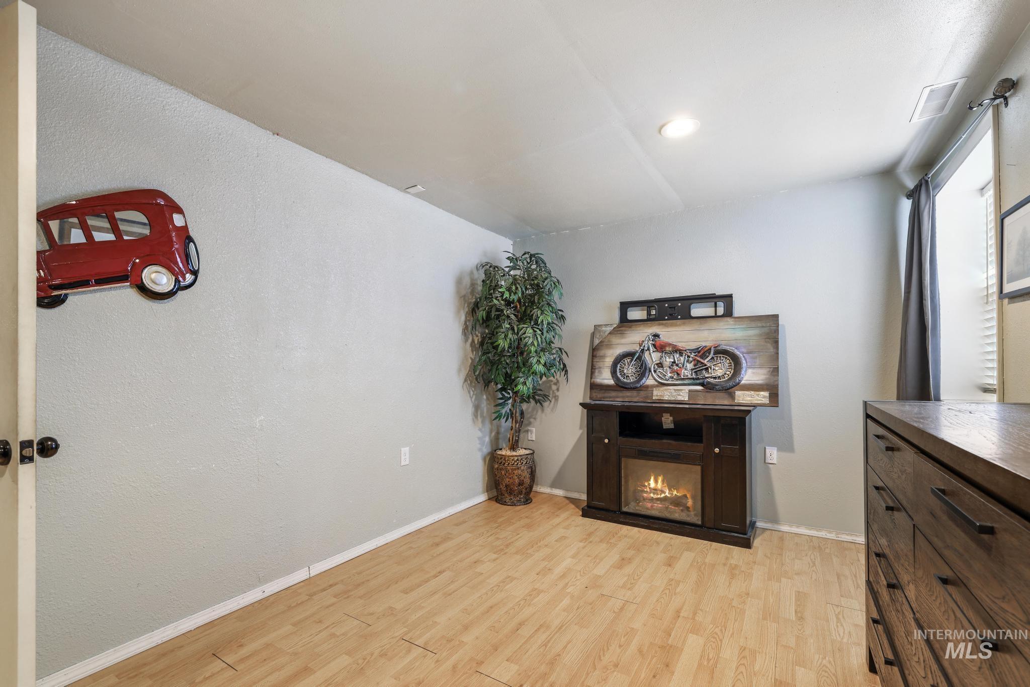 164 E 200 S Property Photo 33