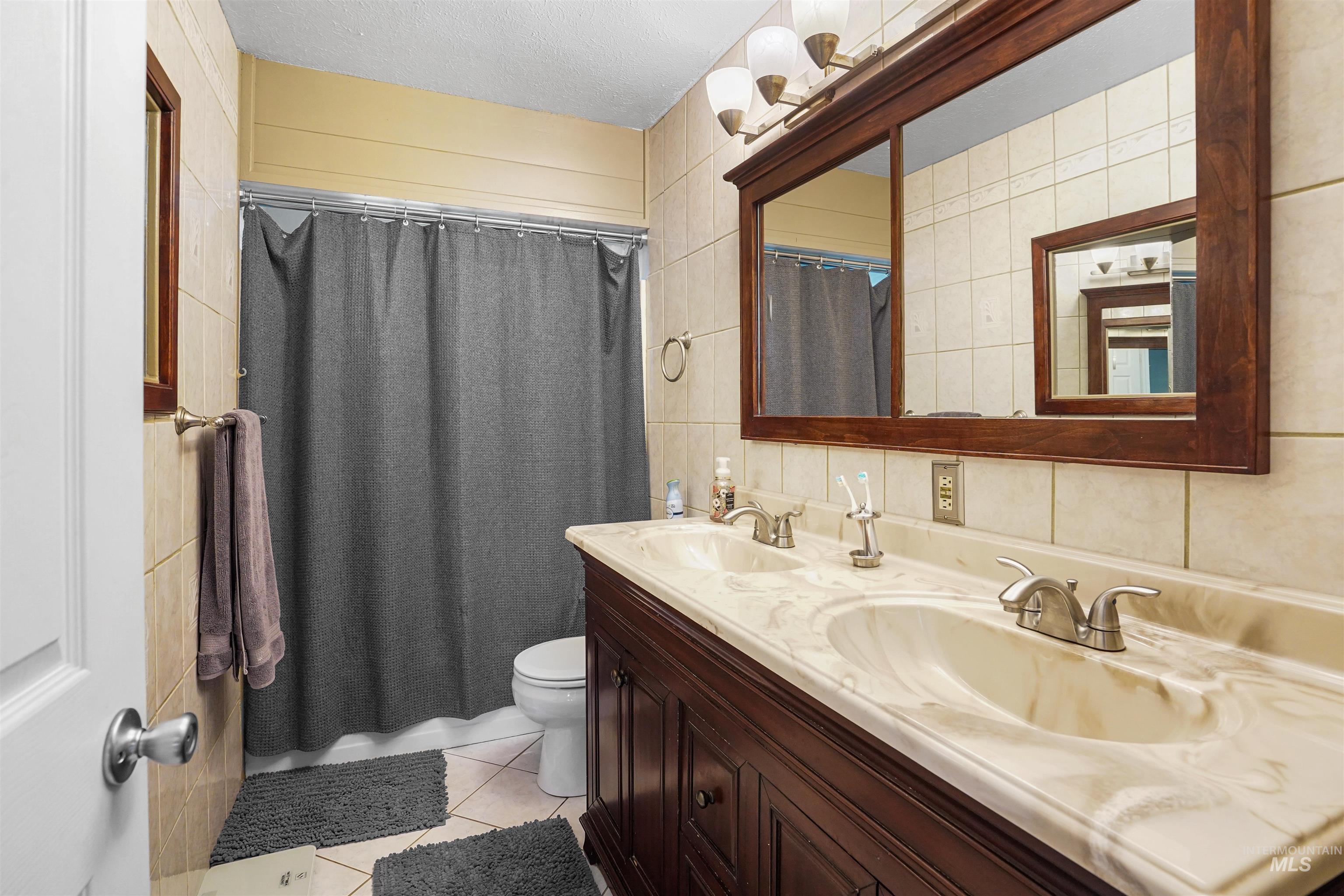 240 E 300 N Property Photo 7