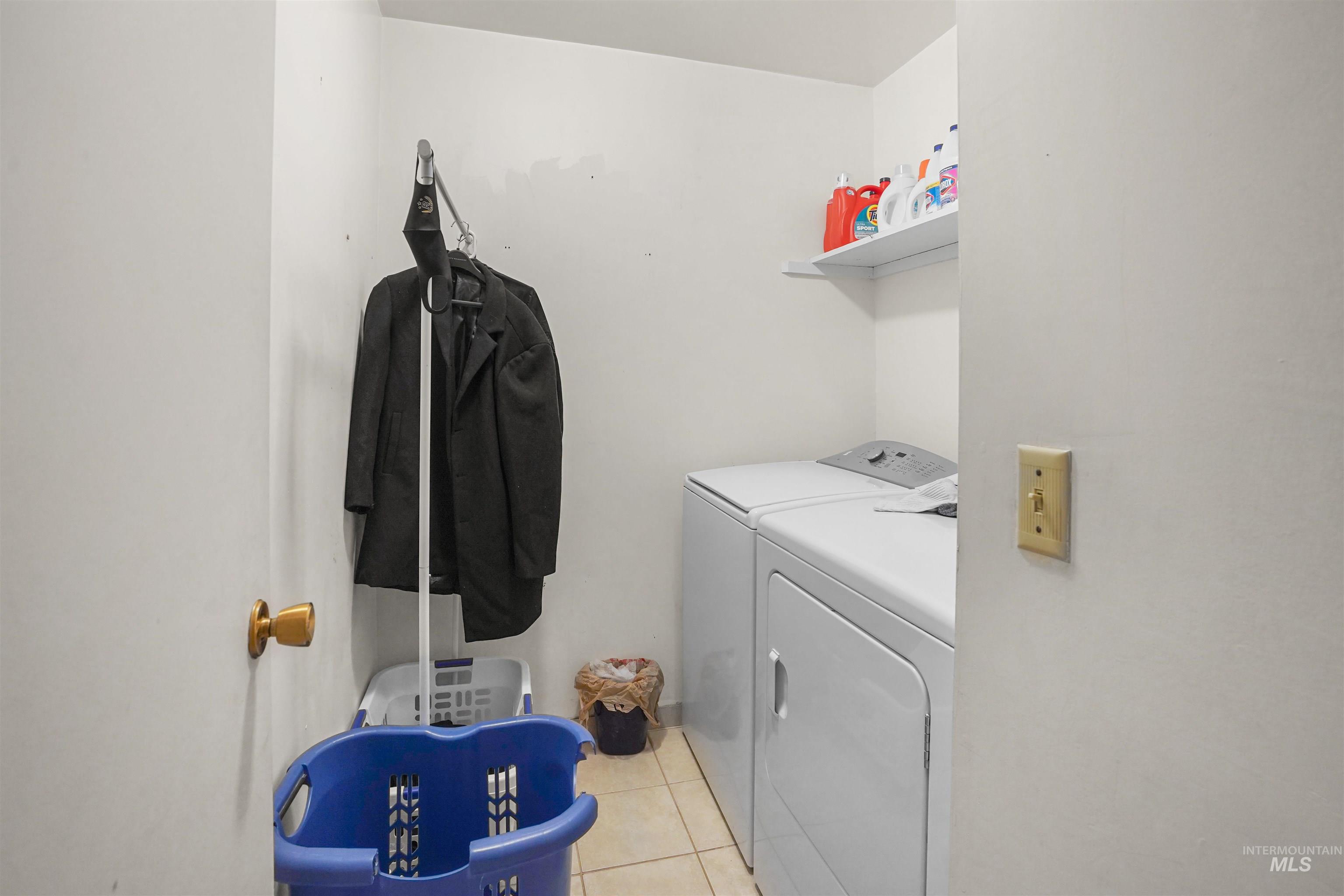 240 E 300 N Property Photo 13