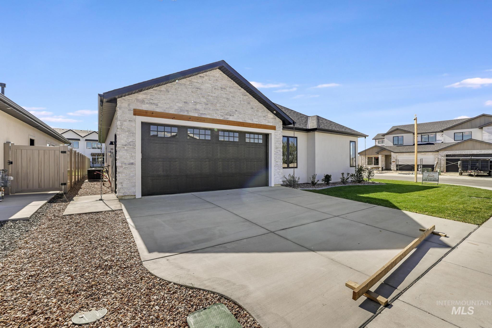 532 Canyon Falls Property Photo 4