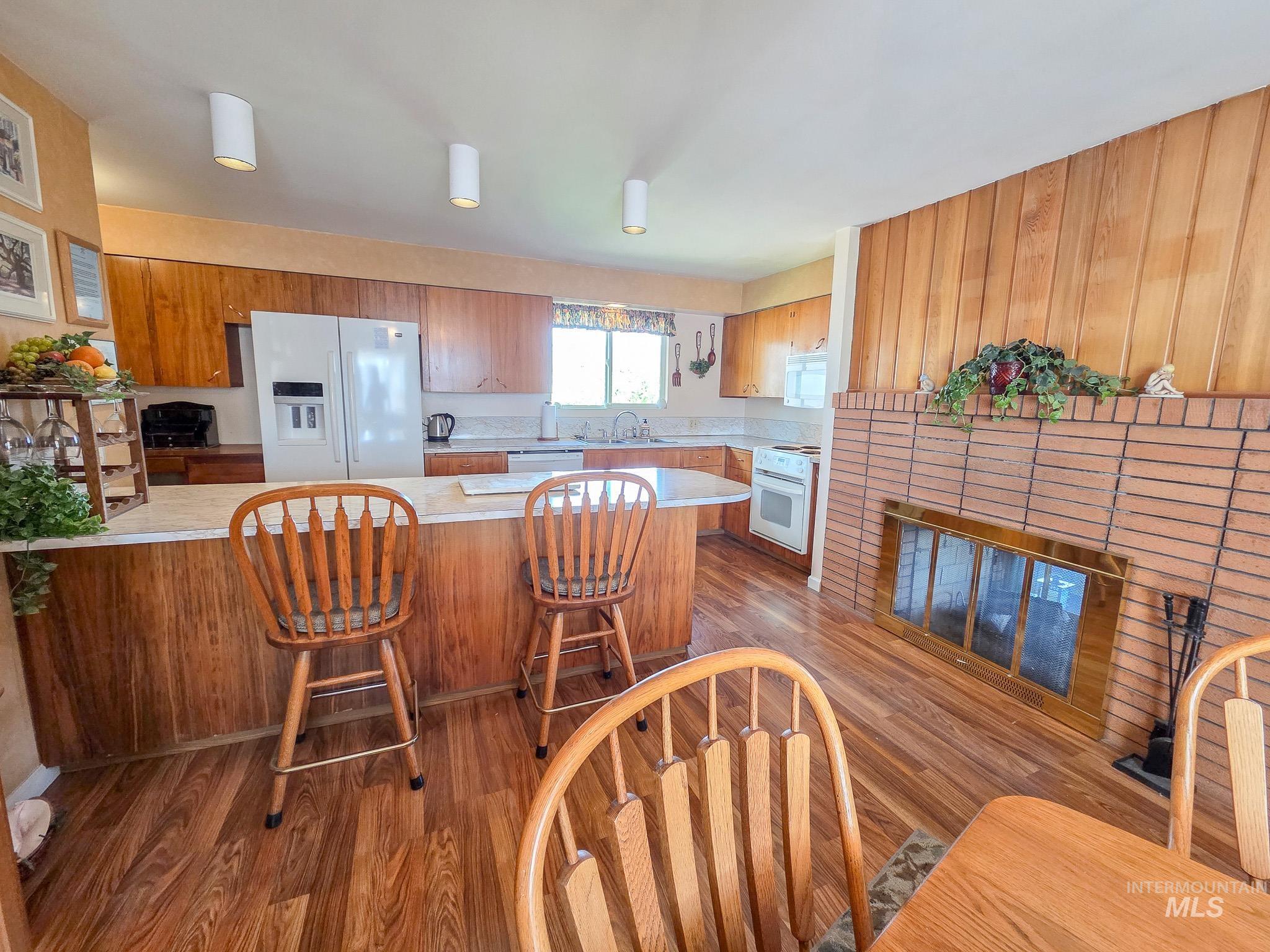 1808 Valleyview Property Photo 6