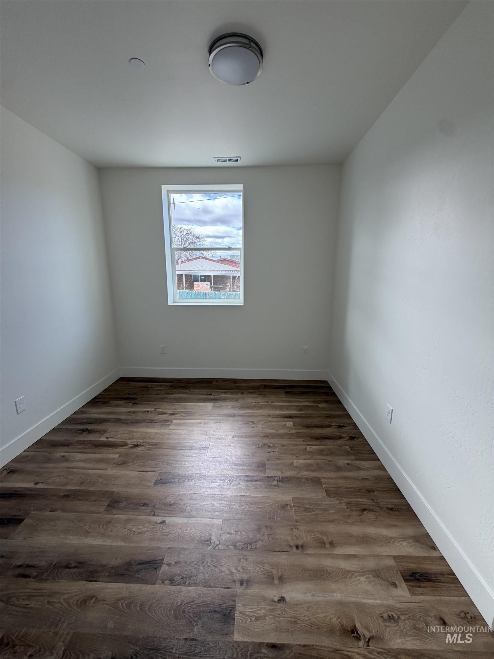 703 Locust St. Property Photo 7