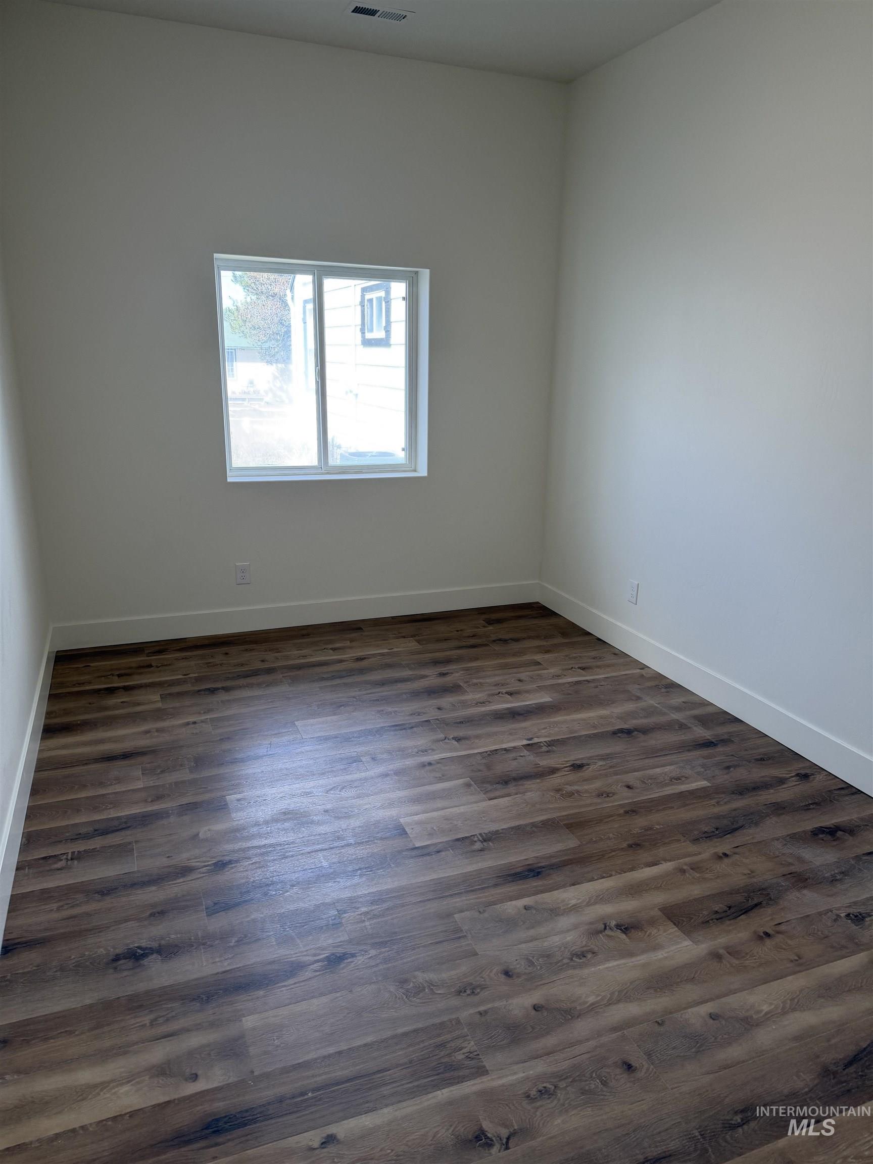 703 Locust St. Property Photo 9