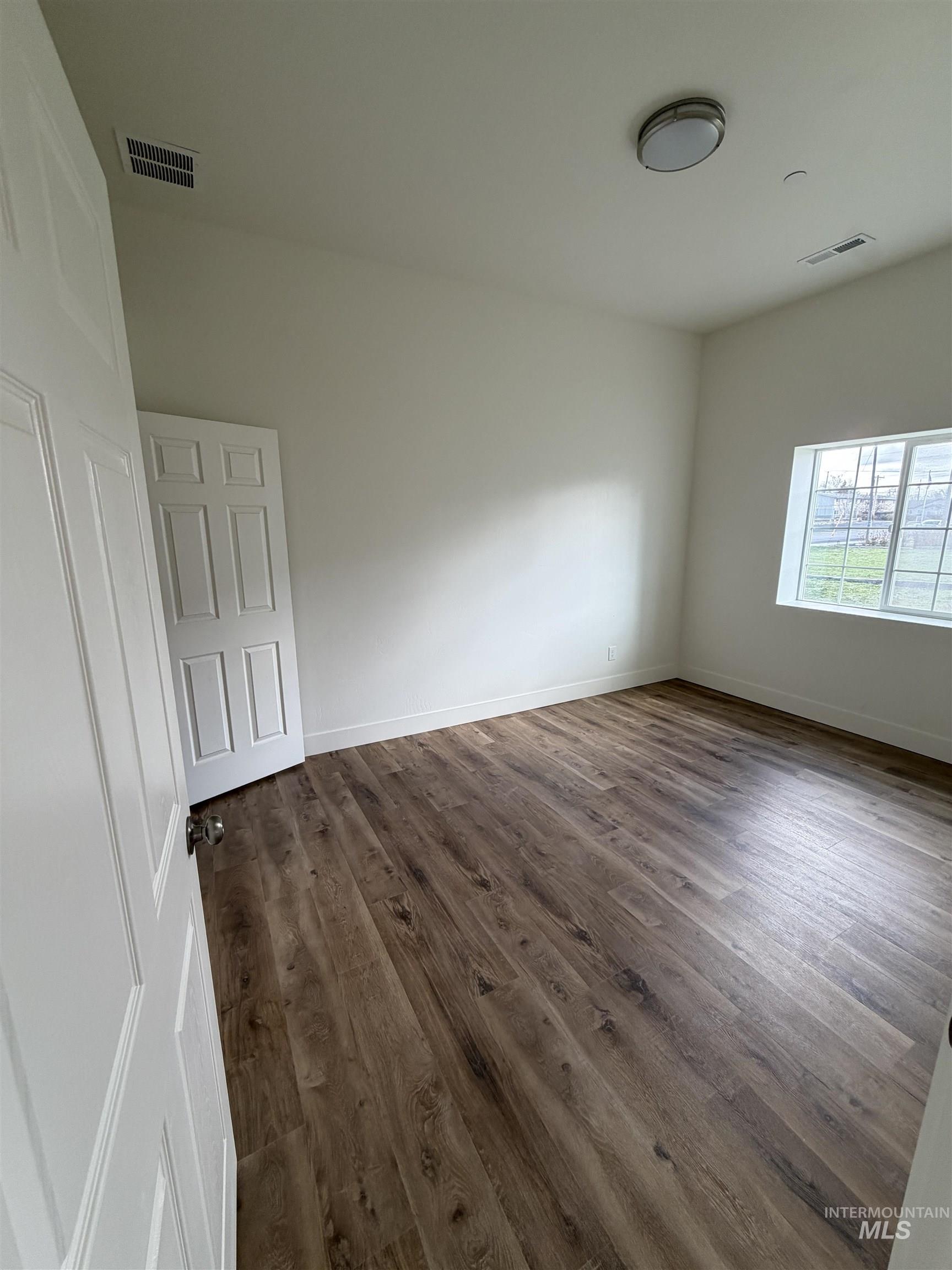 703 Locust St. Property Photo 10