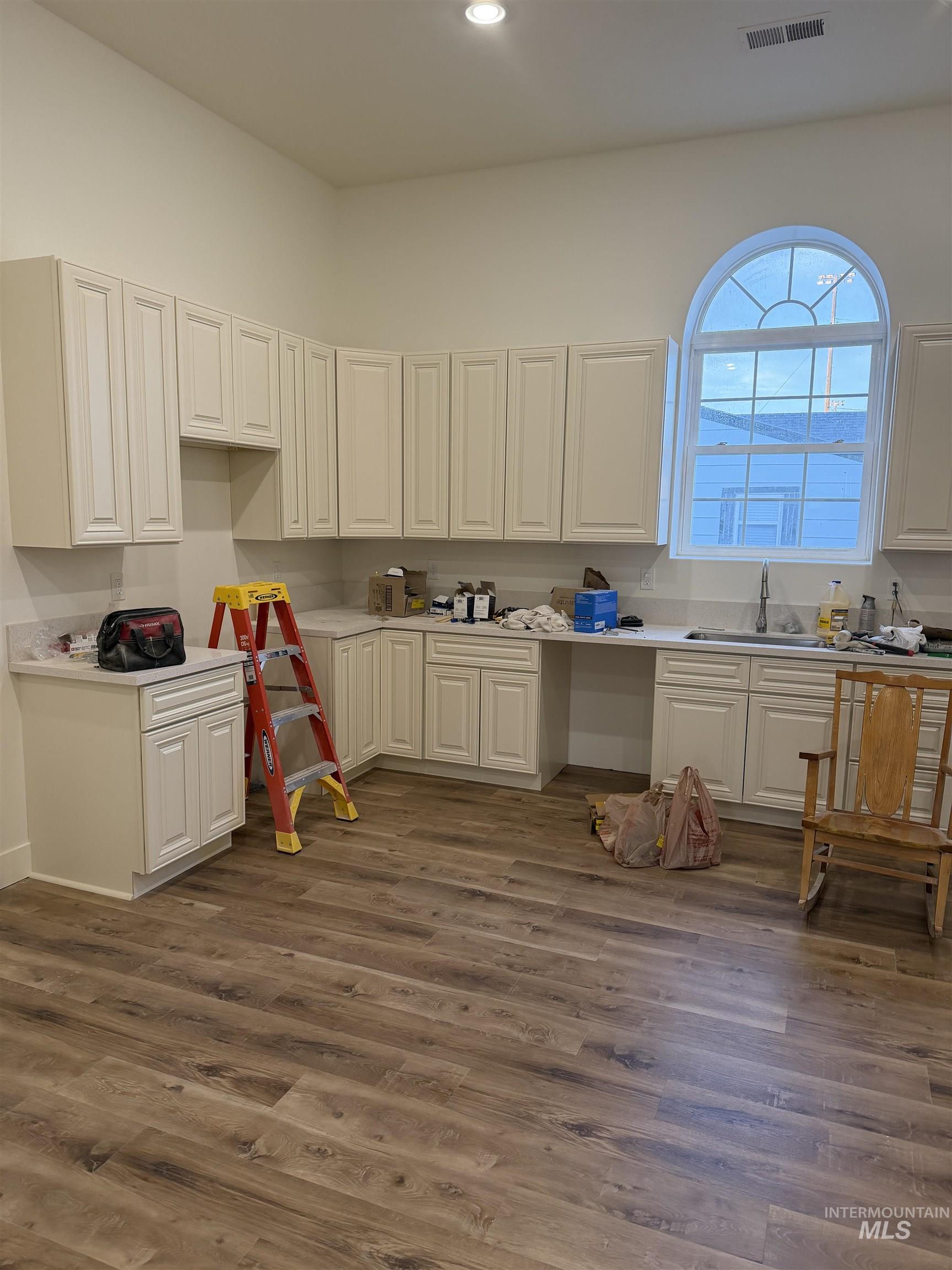 703 Locust St. Property Photo 18