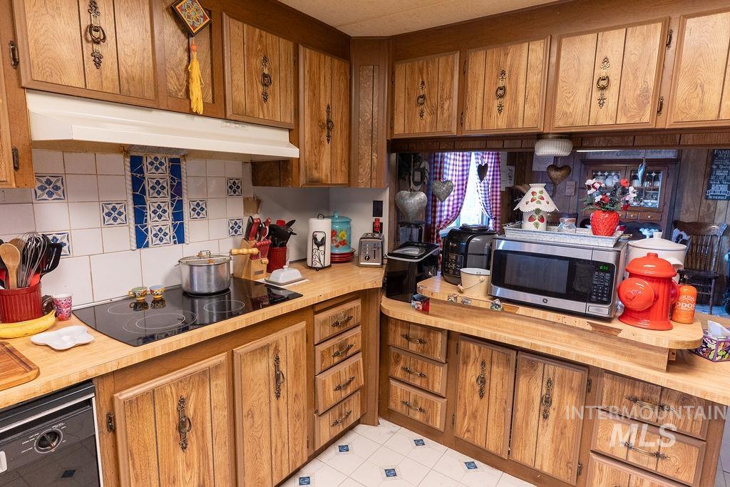 792 N 700 E Property Photo 9