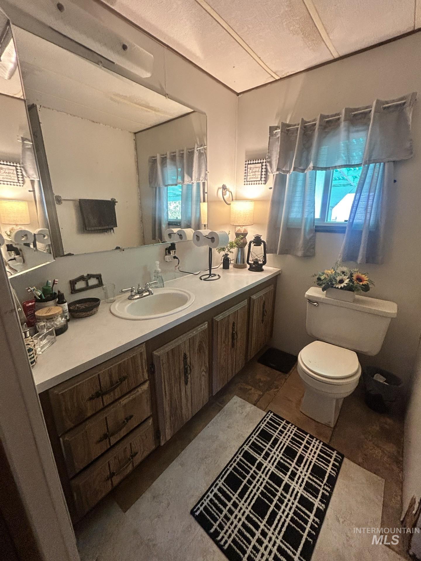 792 N 700 E Property Photo 21