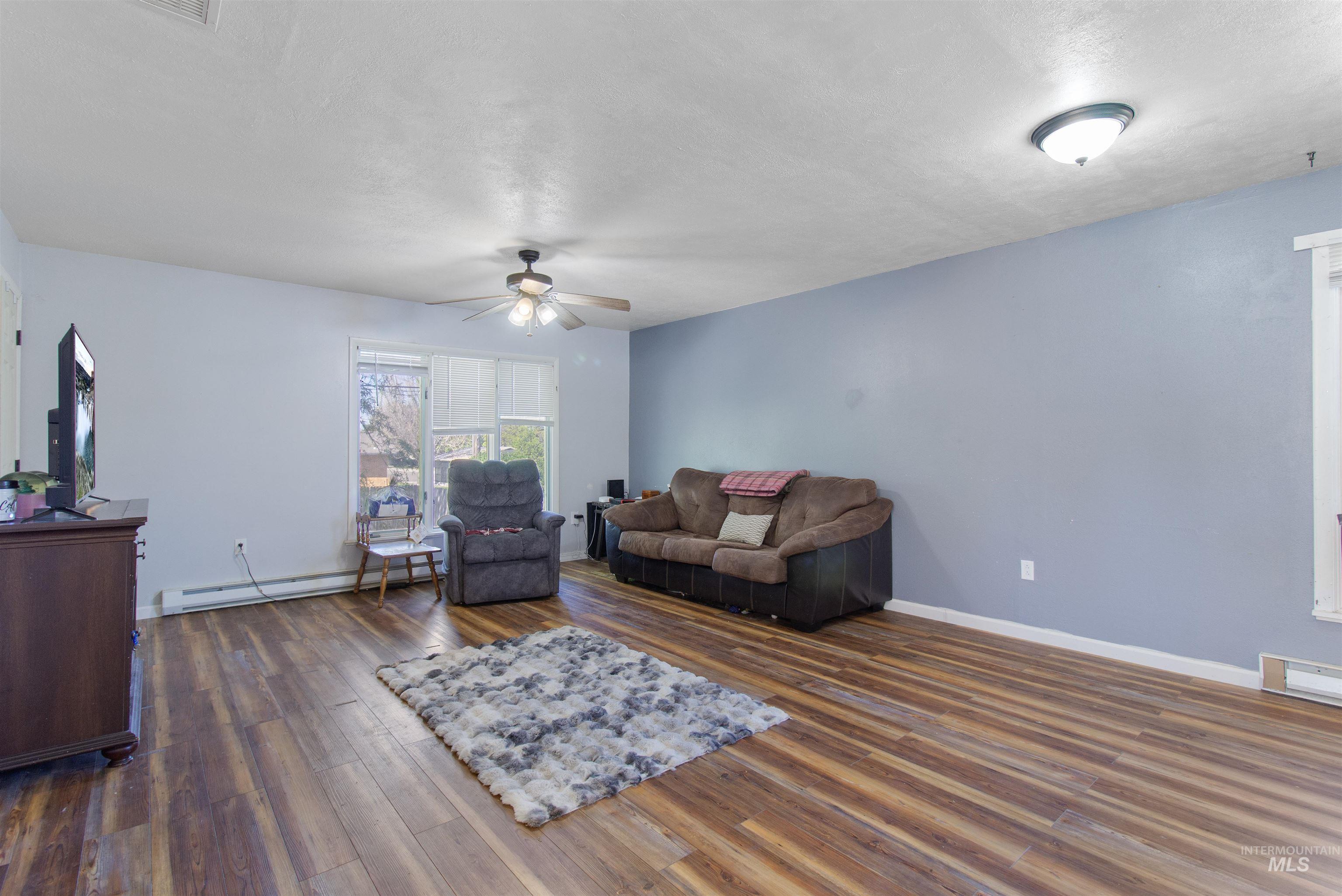 724 Fairmont St Property Photo 8